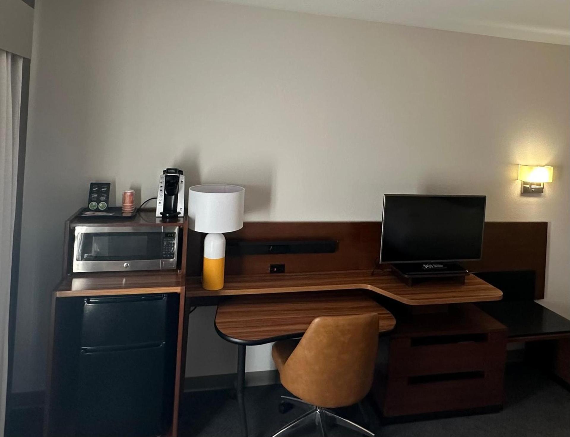 Comfort Inn & Suites Akron South photo 9