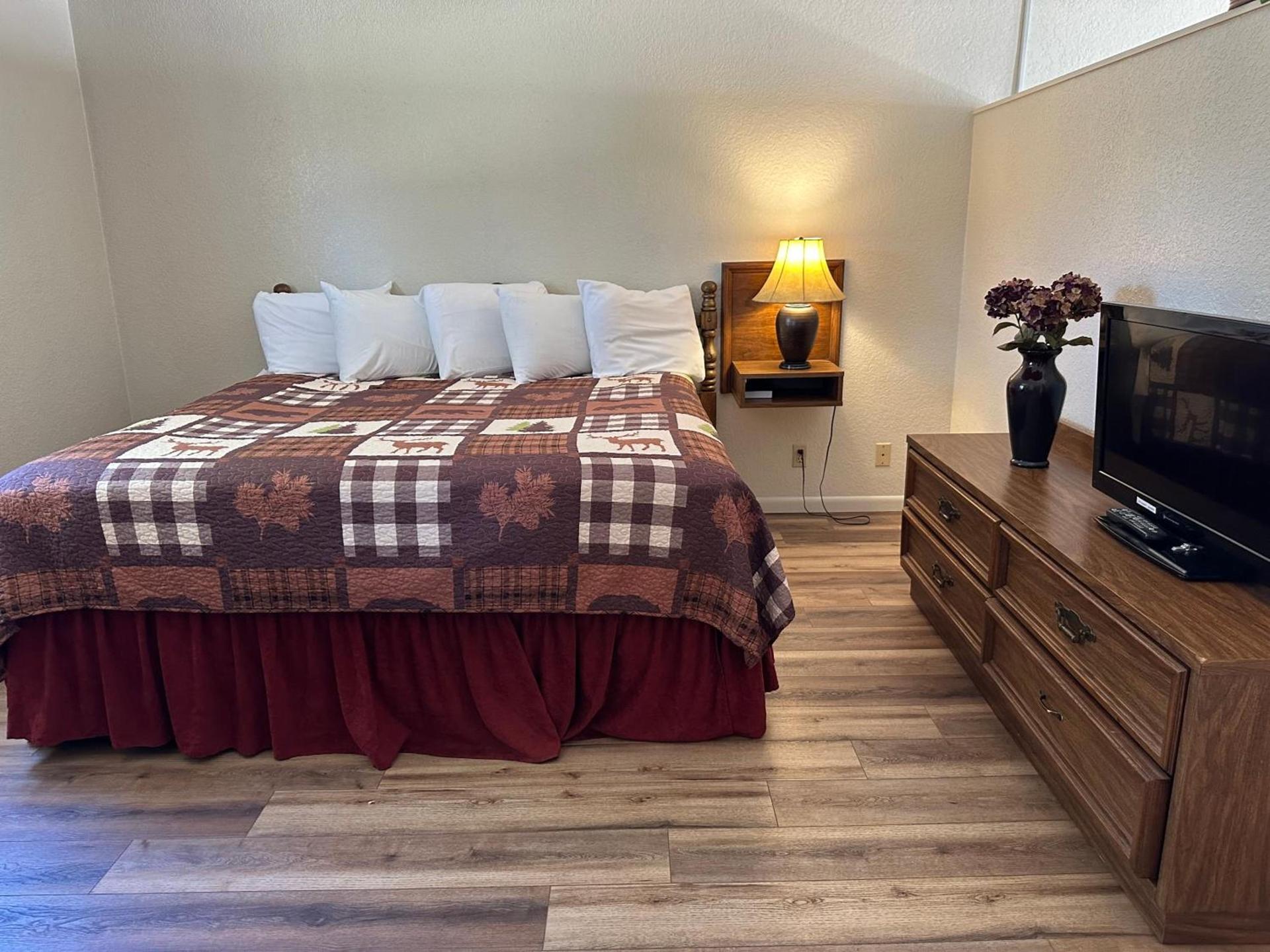 Sunset Inn and Suites photo 91