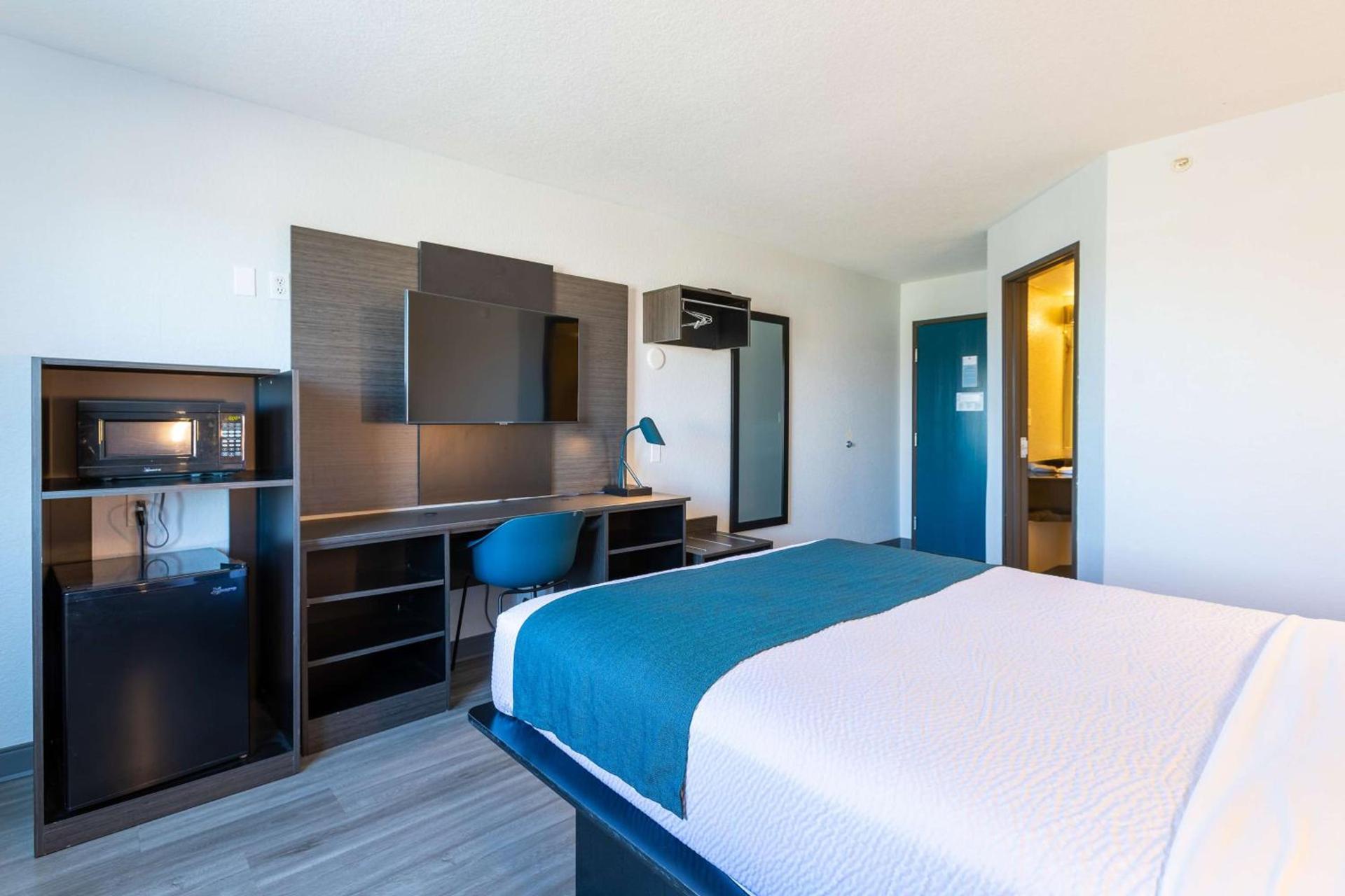 Motel 6-Fort Lupton, CO photo 12