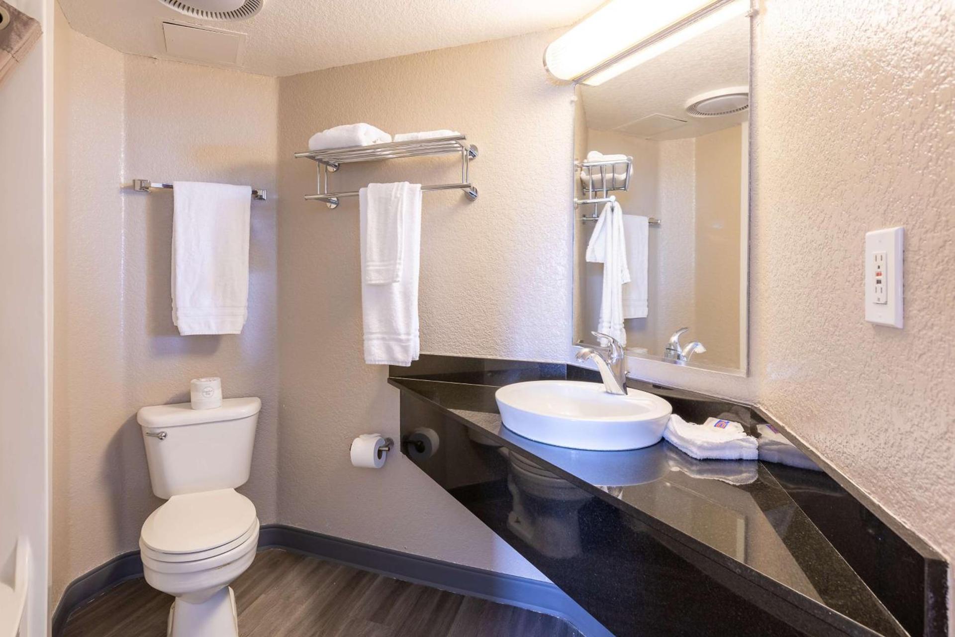 Motel 6-Fort Lupton, CO photo 17