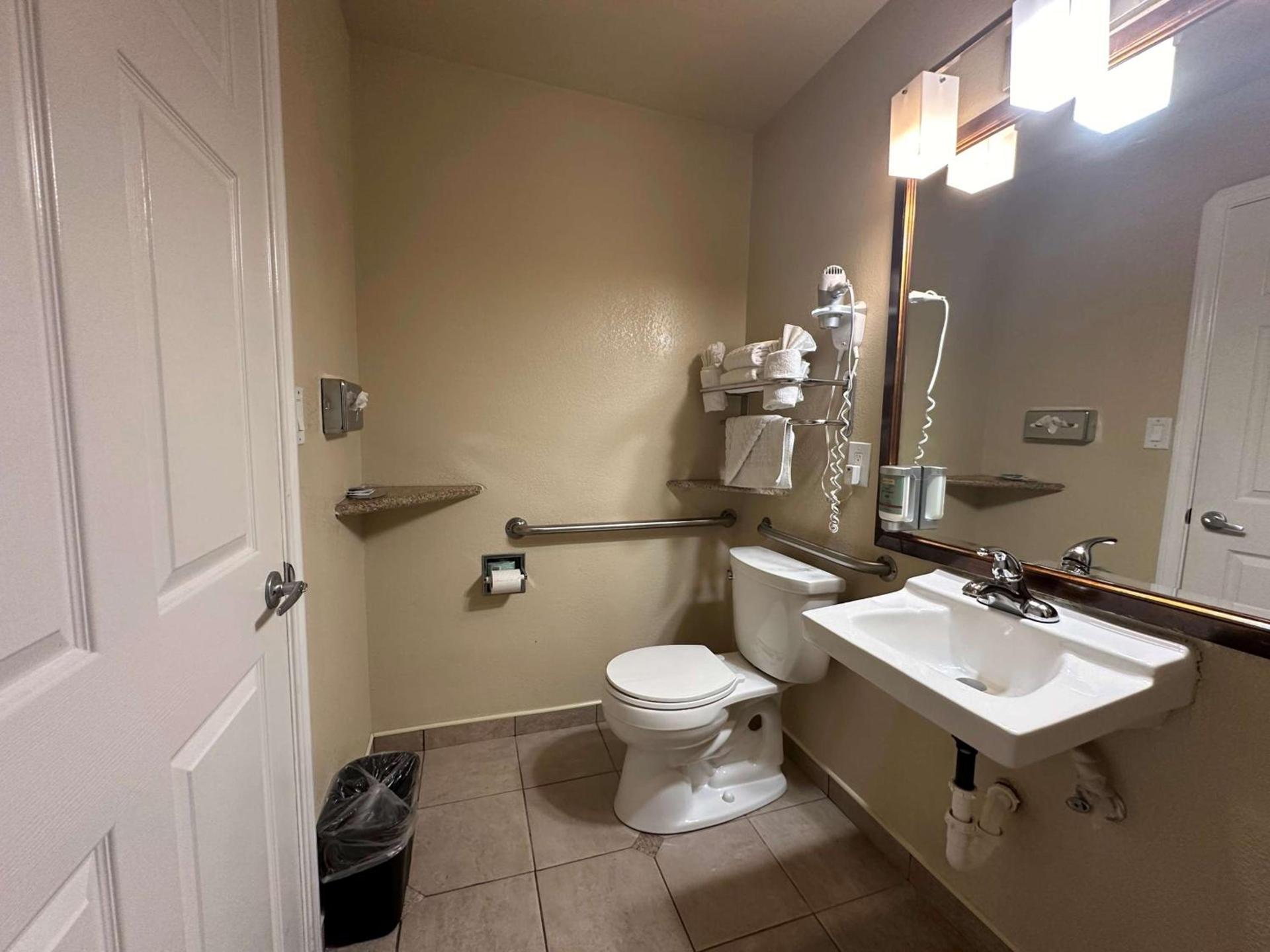 Best Western Tradewinds photo 18
