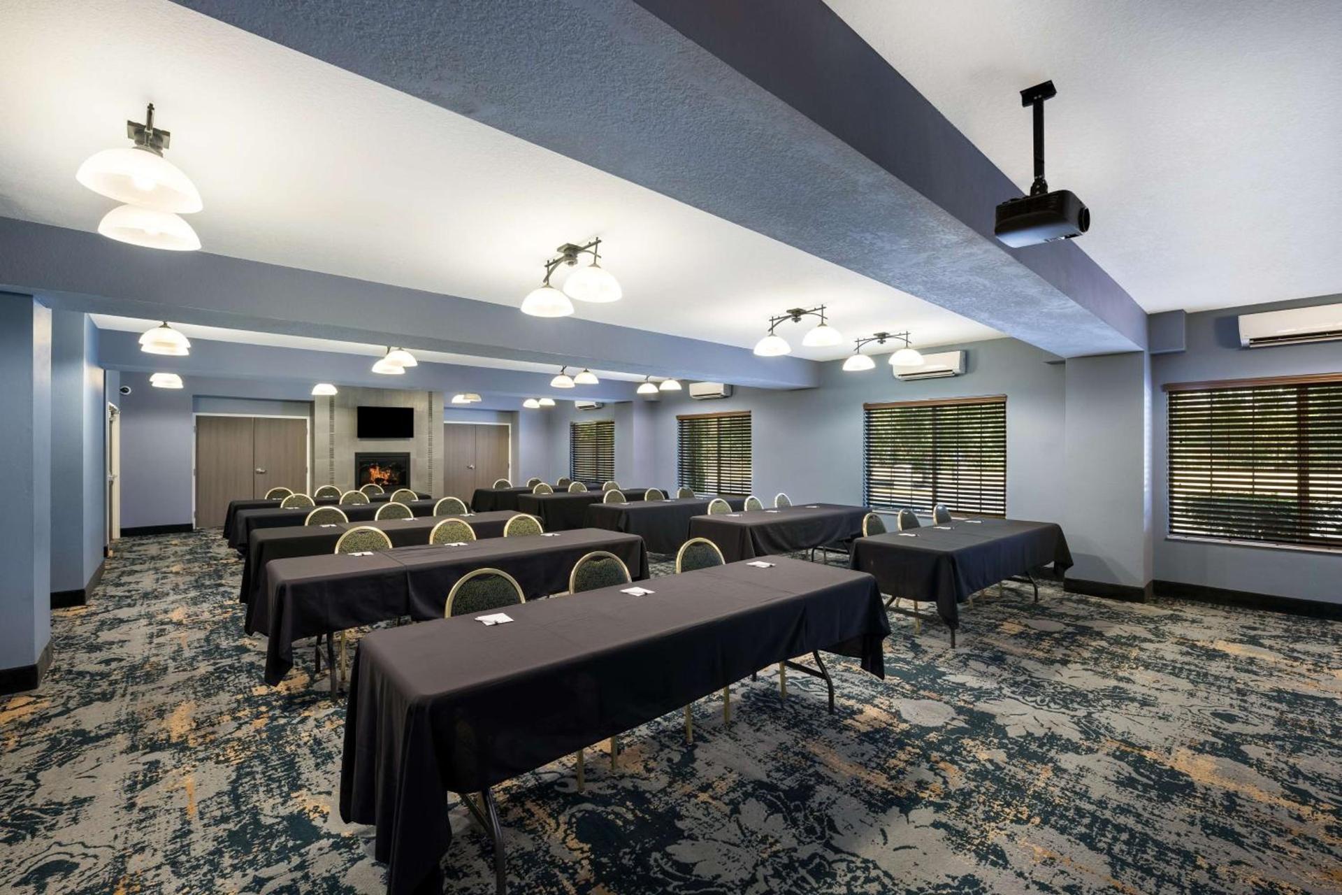 Best Western PLUS Mountain View Auburn Inn photo 6