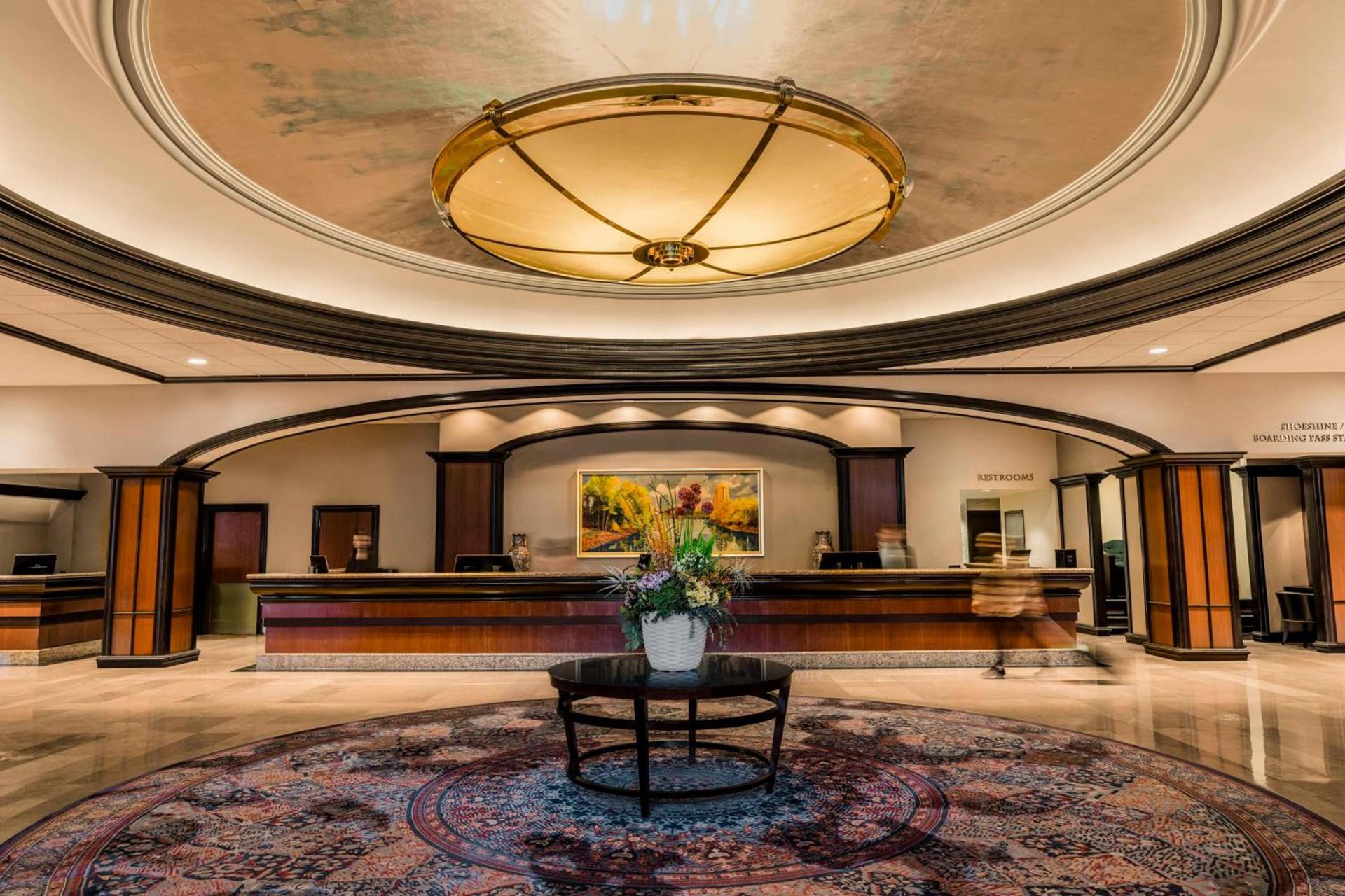 Amway Grand Plaza Hotel, Curio Collection by Hilton photo 6