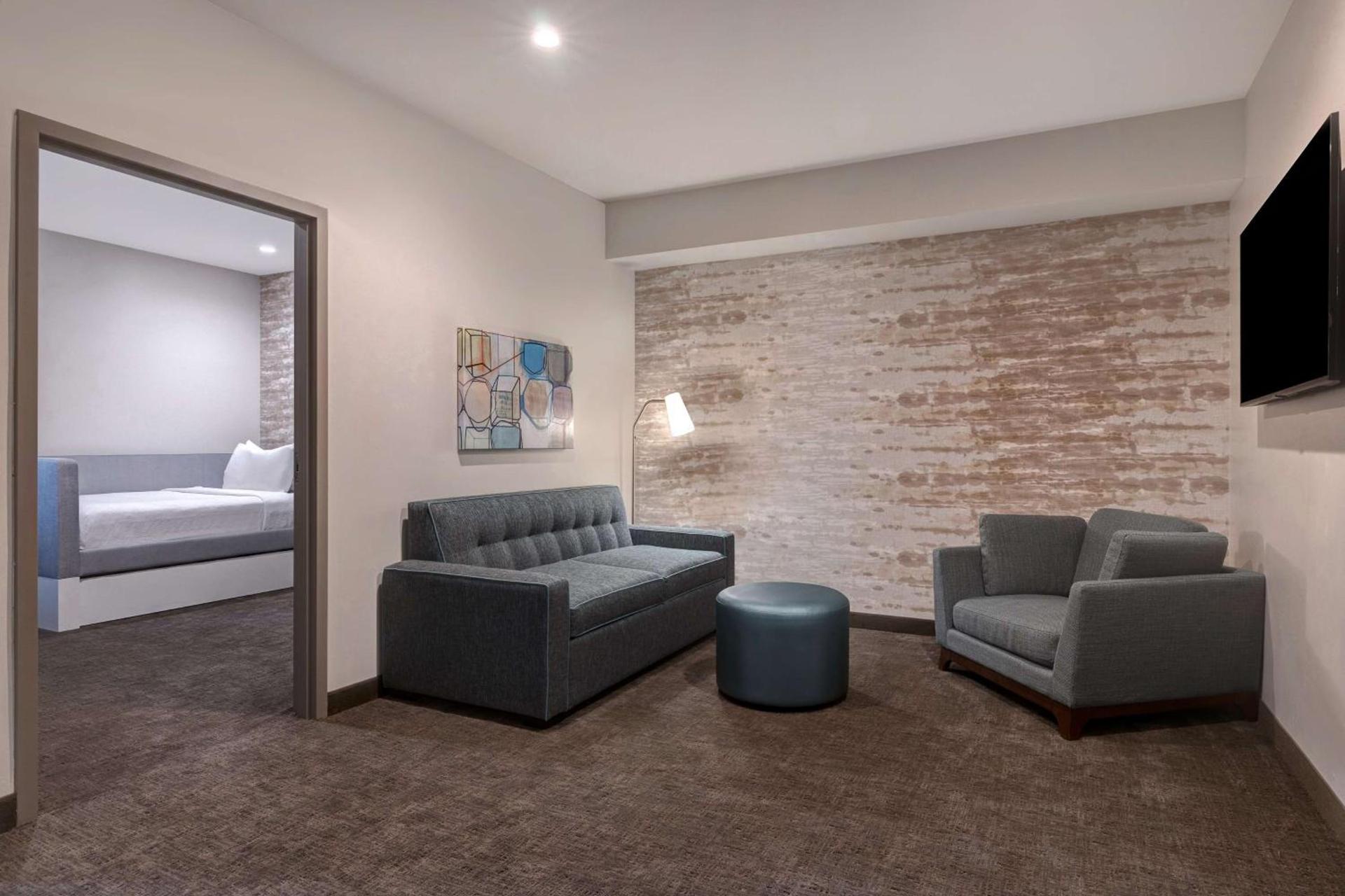 Home2 Suites By Hilton Anaheim Resort photo 22