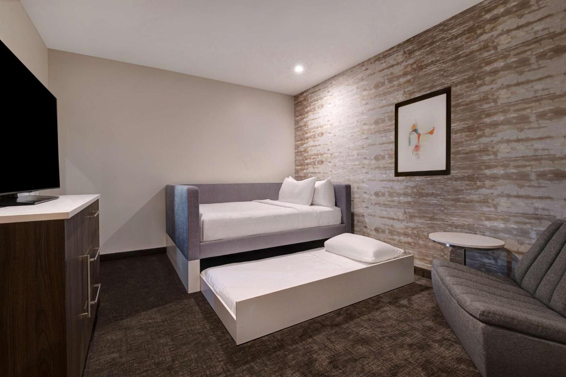 Home2 Suites By Hilton Anaheim Resort photo 21