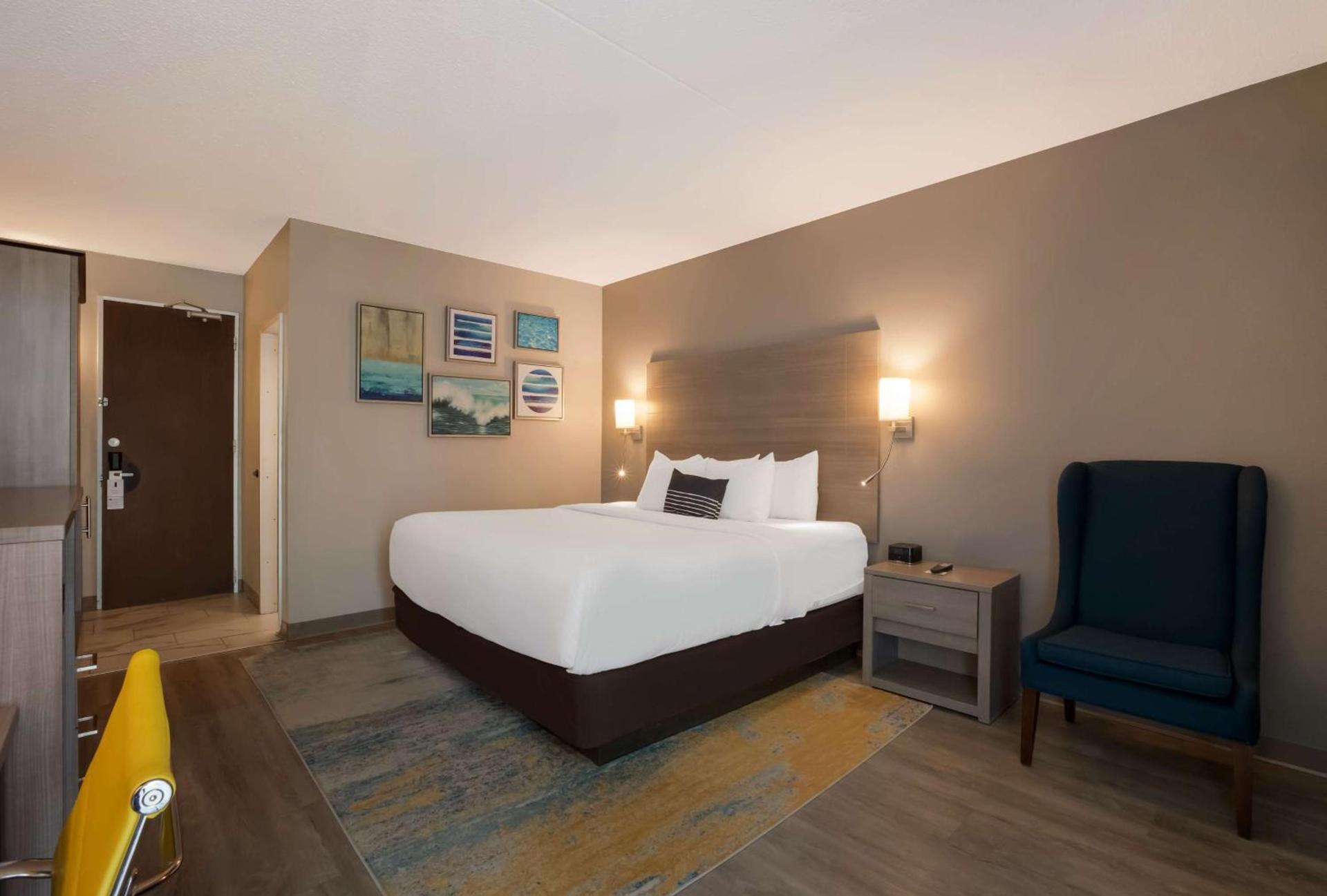 The Hub Middletown Red Bank- Best Western Signature Collection photo 37
