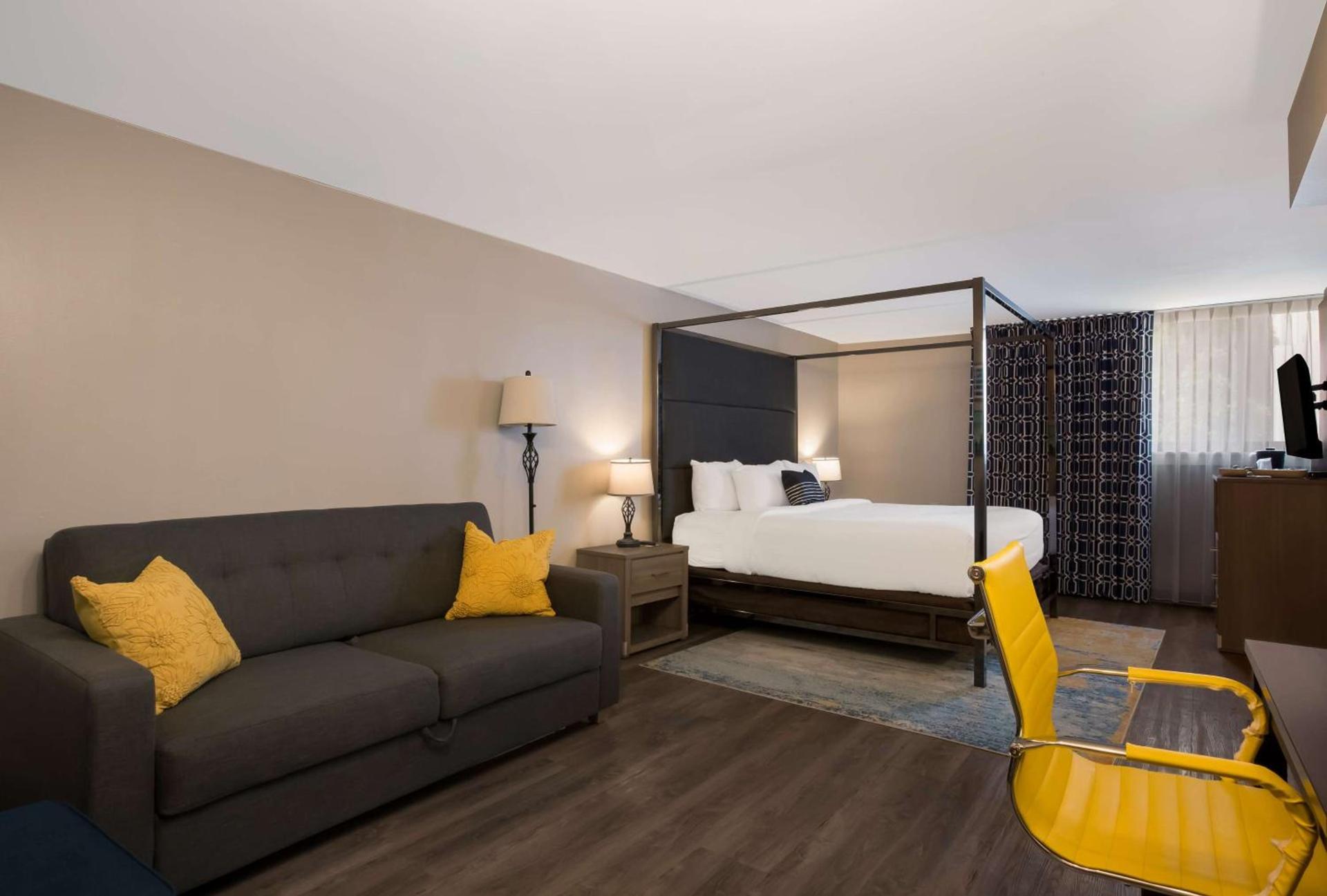 The Hub Middletown Red Bank- Best Western Signature Collection photo 38