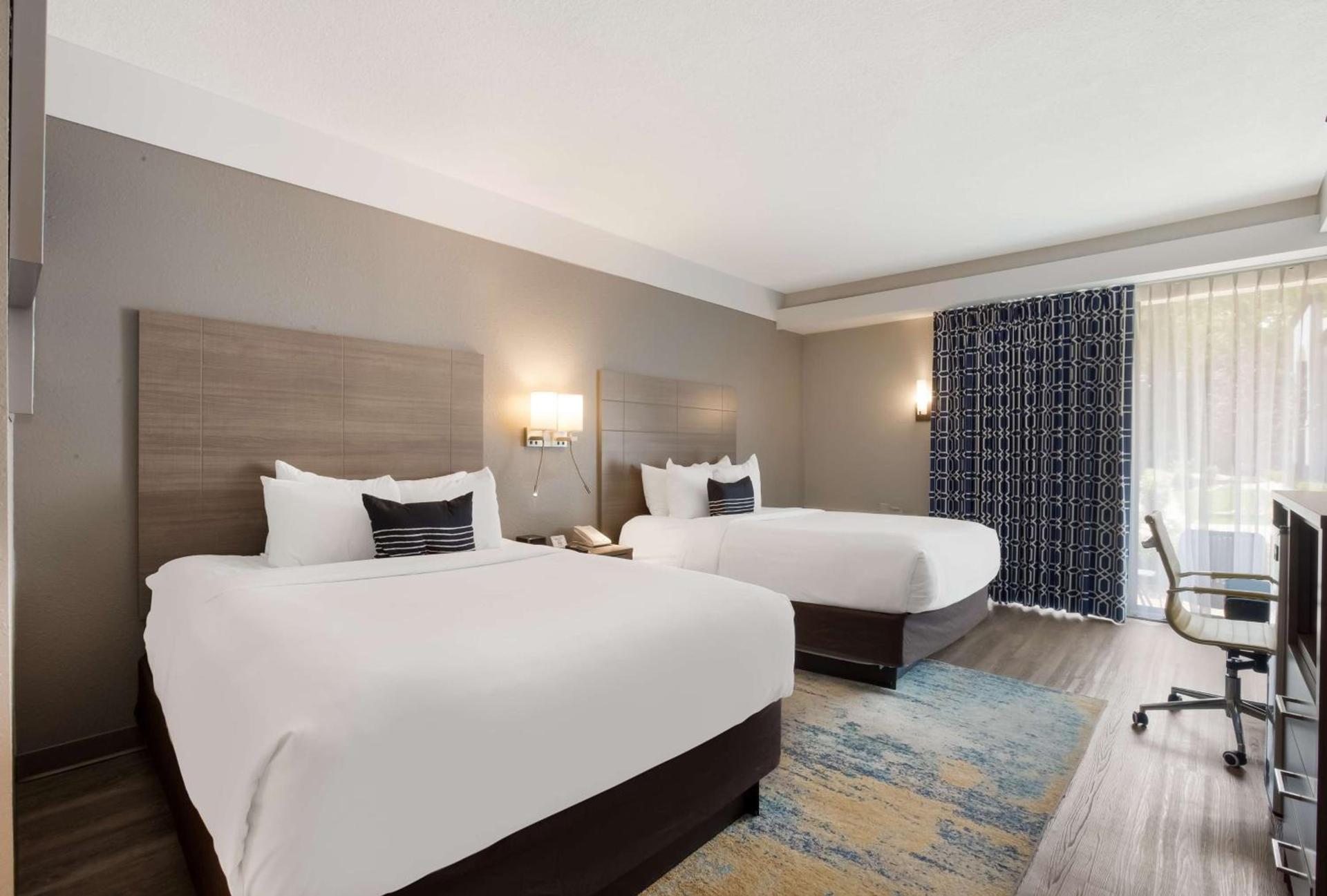 The Hub Middletown Red Bank- Best Western Signature Collection photo 11