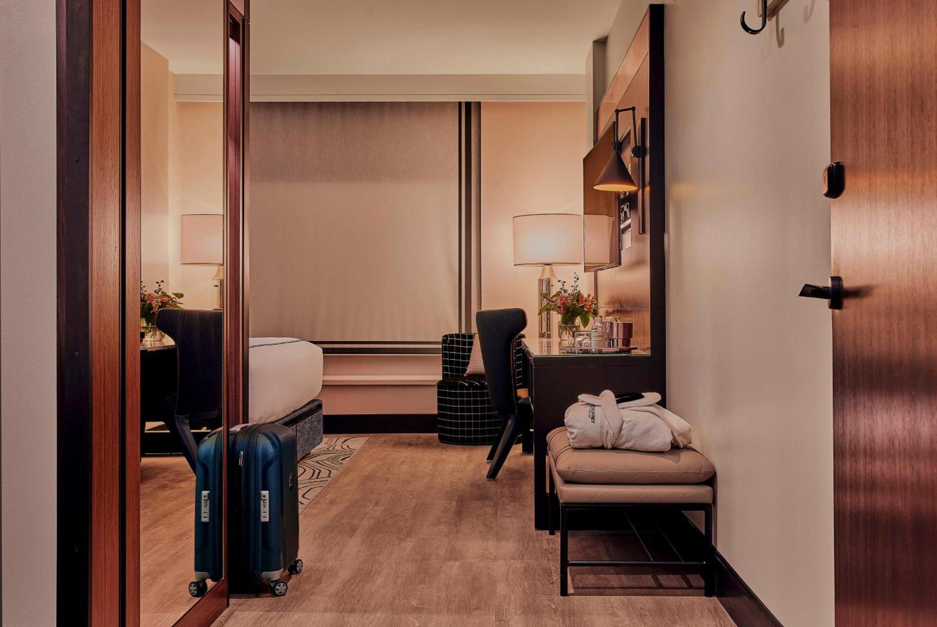 The Godfrey Detroit, Curio Collection By Hilton photo 14
