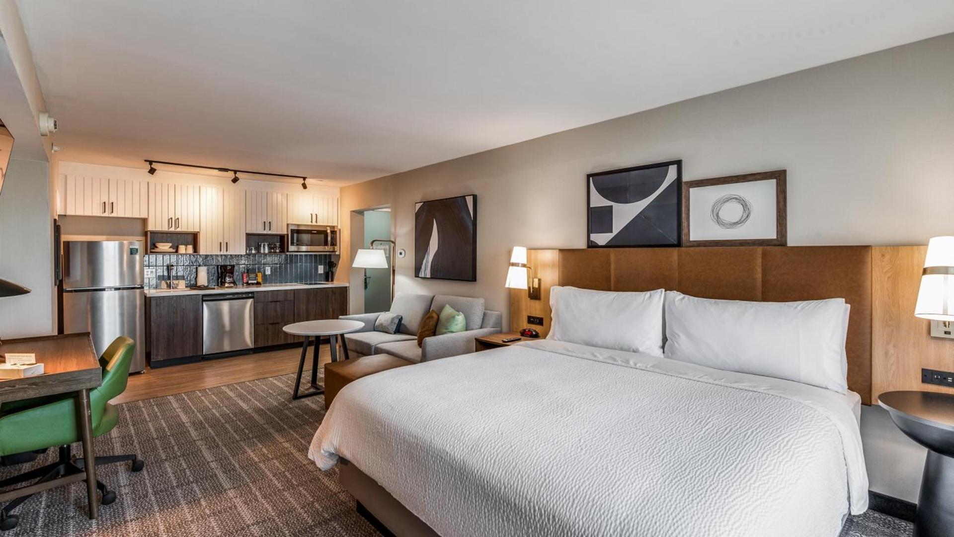 Staybridge Suites Dallas Market Ctr Love Field by IHG photo 2