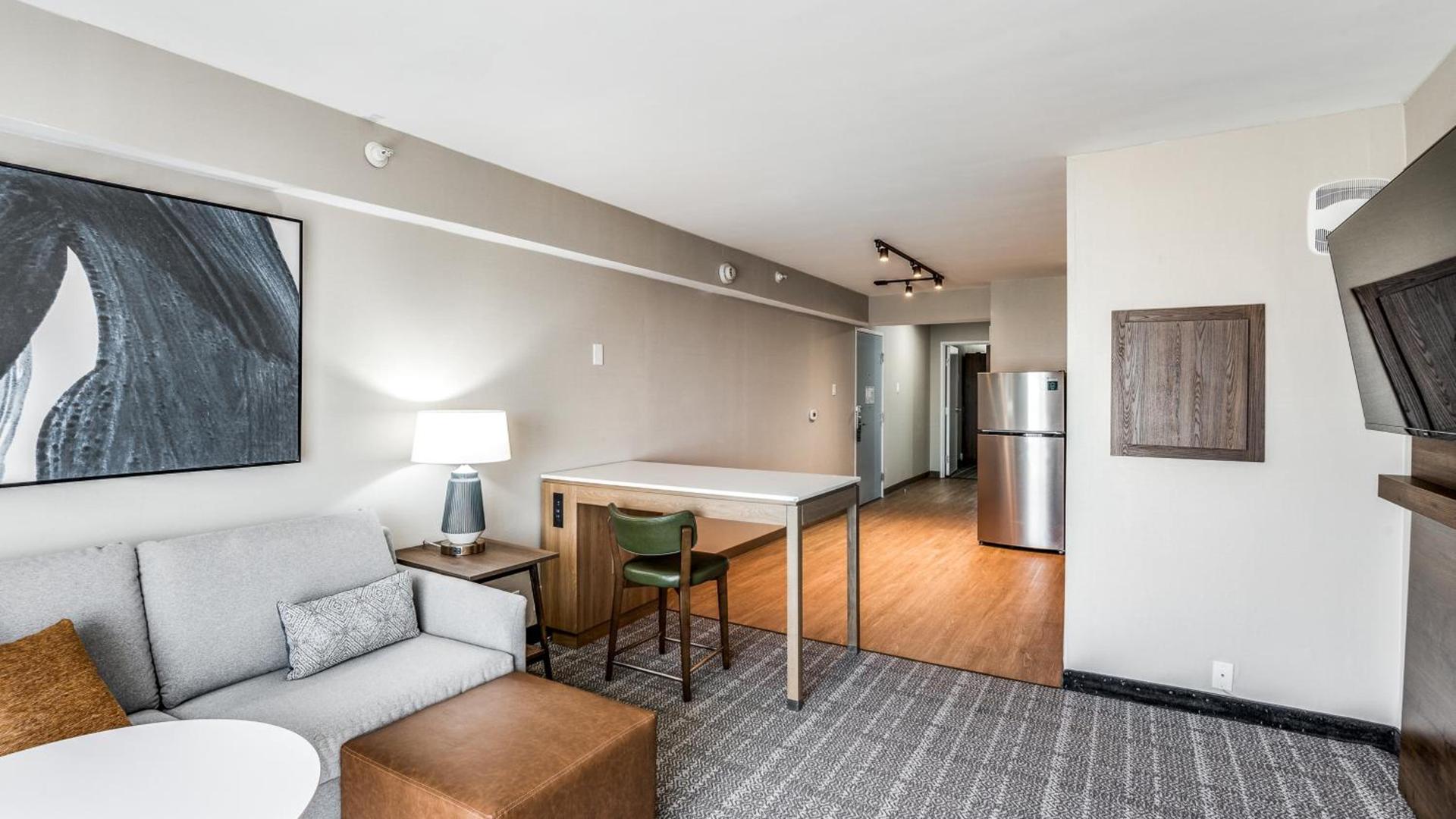 Staybridge Suites Dallas Market Ctr Love Field by IHG photo 7