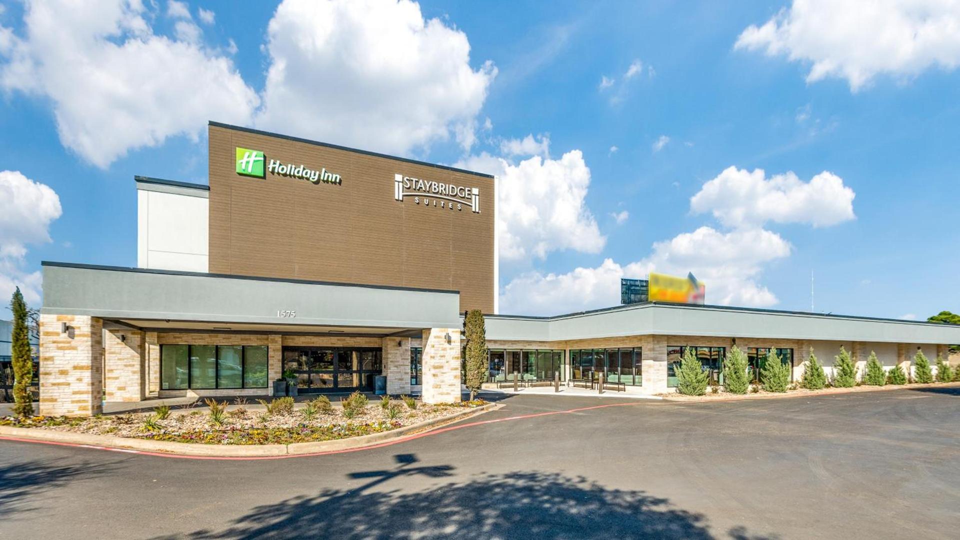 Staybridge Suites Dallas Market Ctr Love Field by IHG photo 4