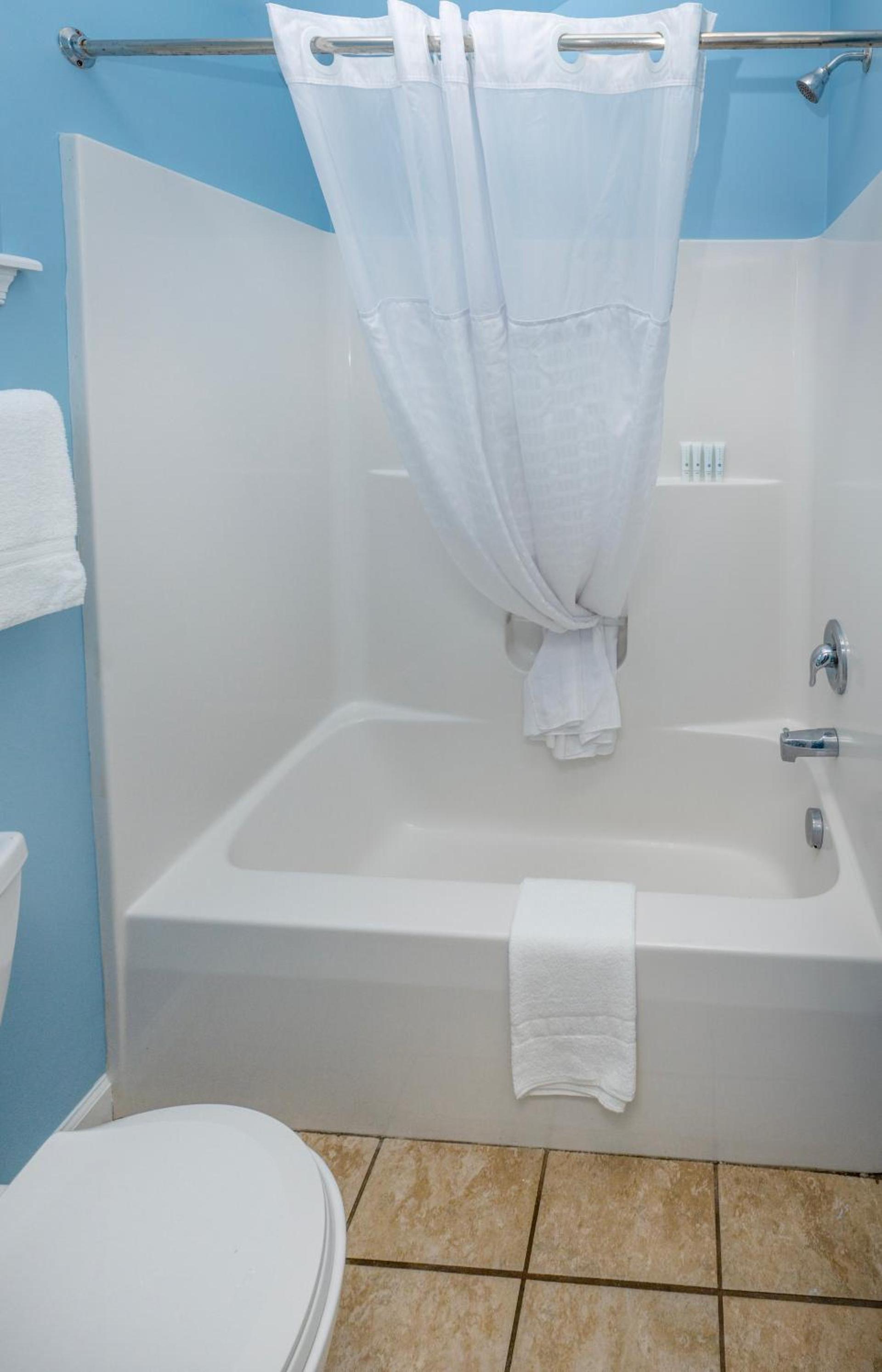 Commander Beach House Hotel photo 40