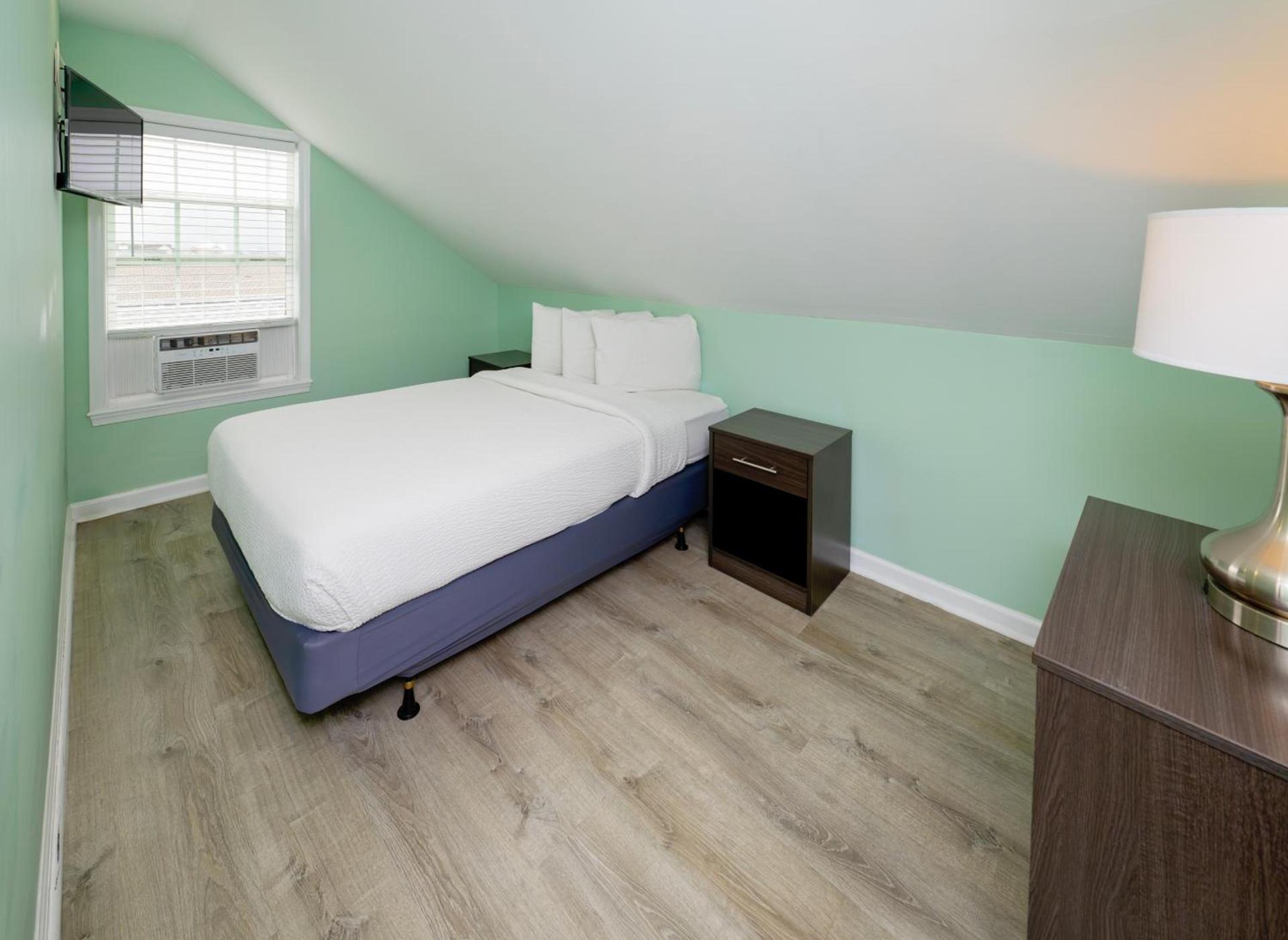 Commander Beach House Hotel photo 25