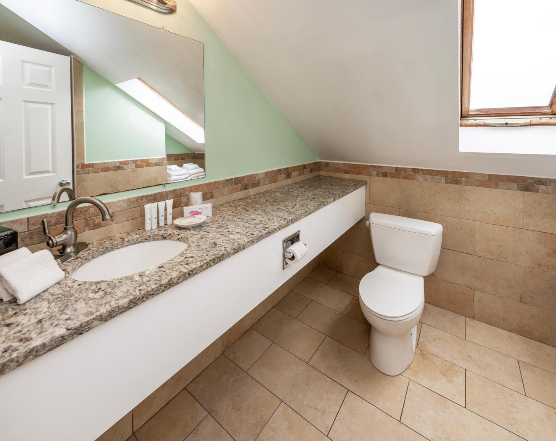 Commander Beach House Hotel photo 28