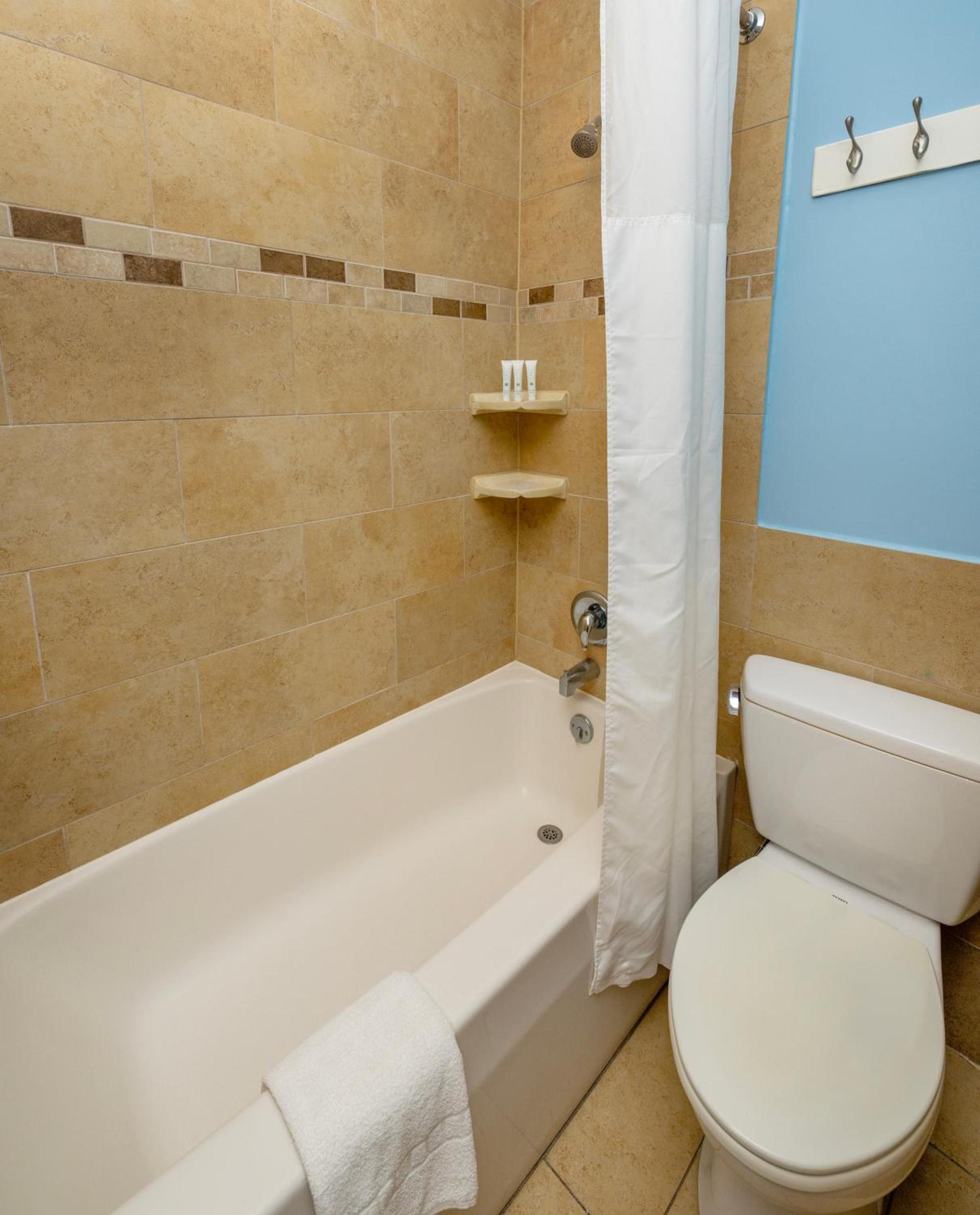 Commander Beach House Hotel photo 35