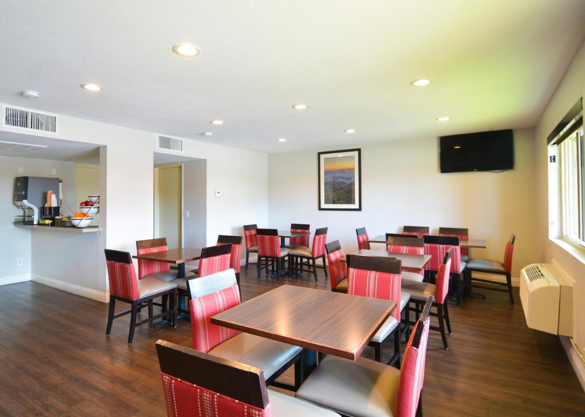 Comfort Inn & Suites Moreno Valley near March Air Reserve Base photo 27
