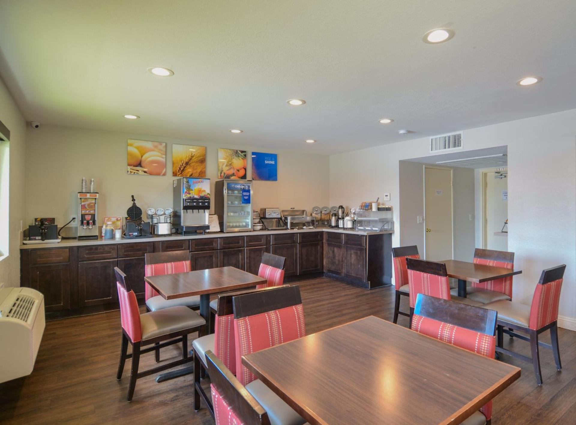 Comfort Inn & Suites Moreno Valley near March Air Reserve Base photo 3