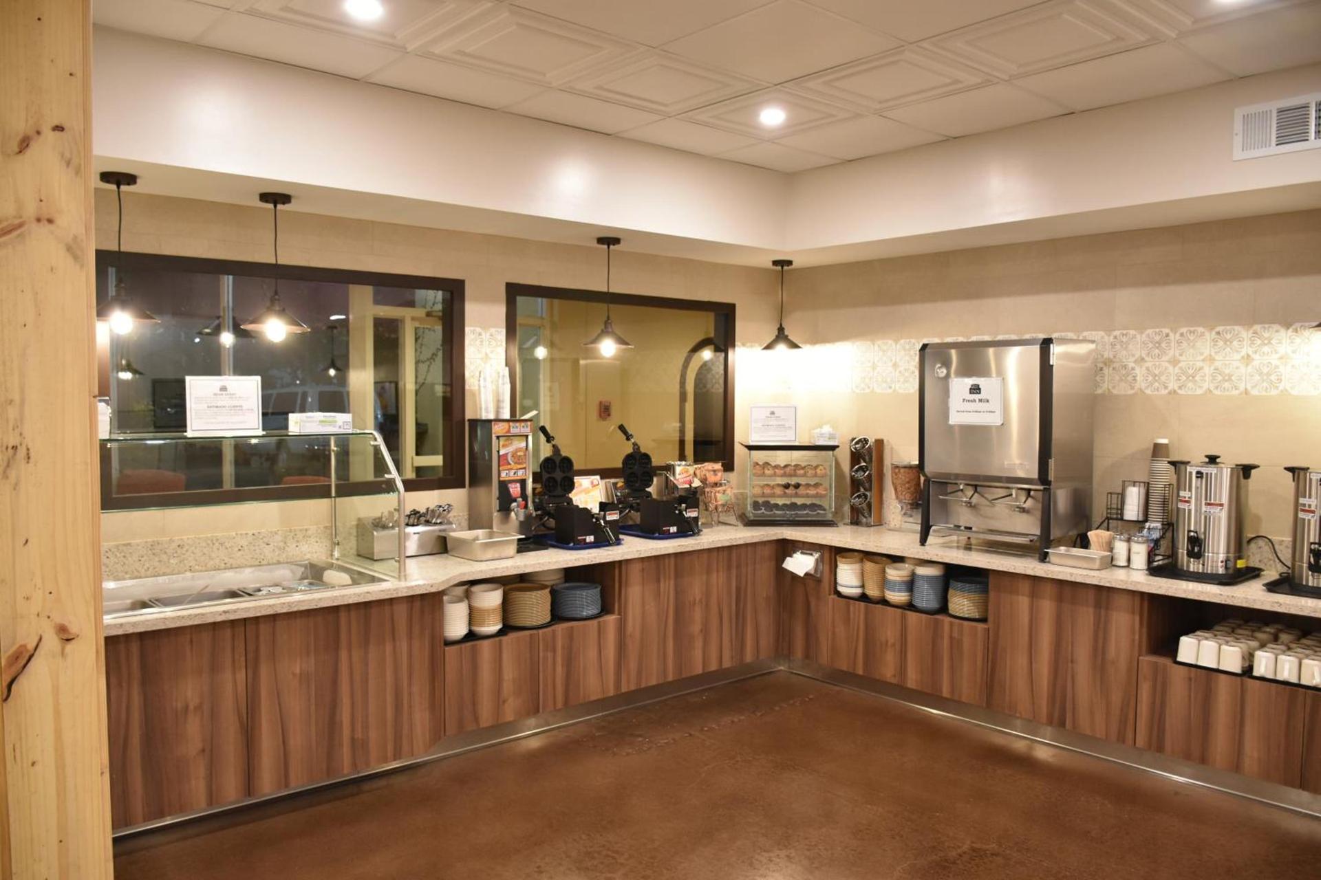 Ontario Airport Inn photo 16