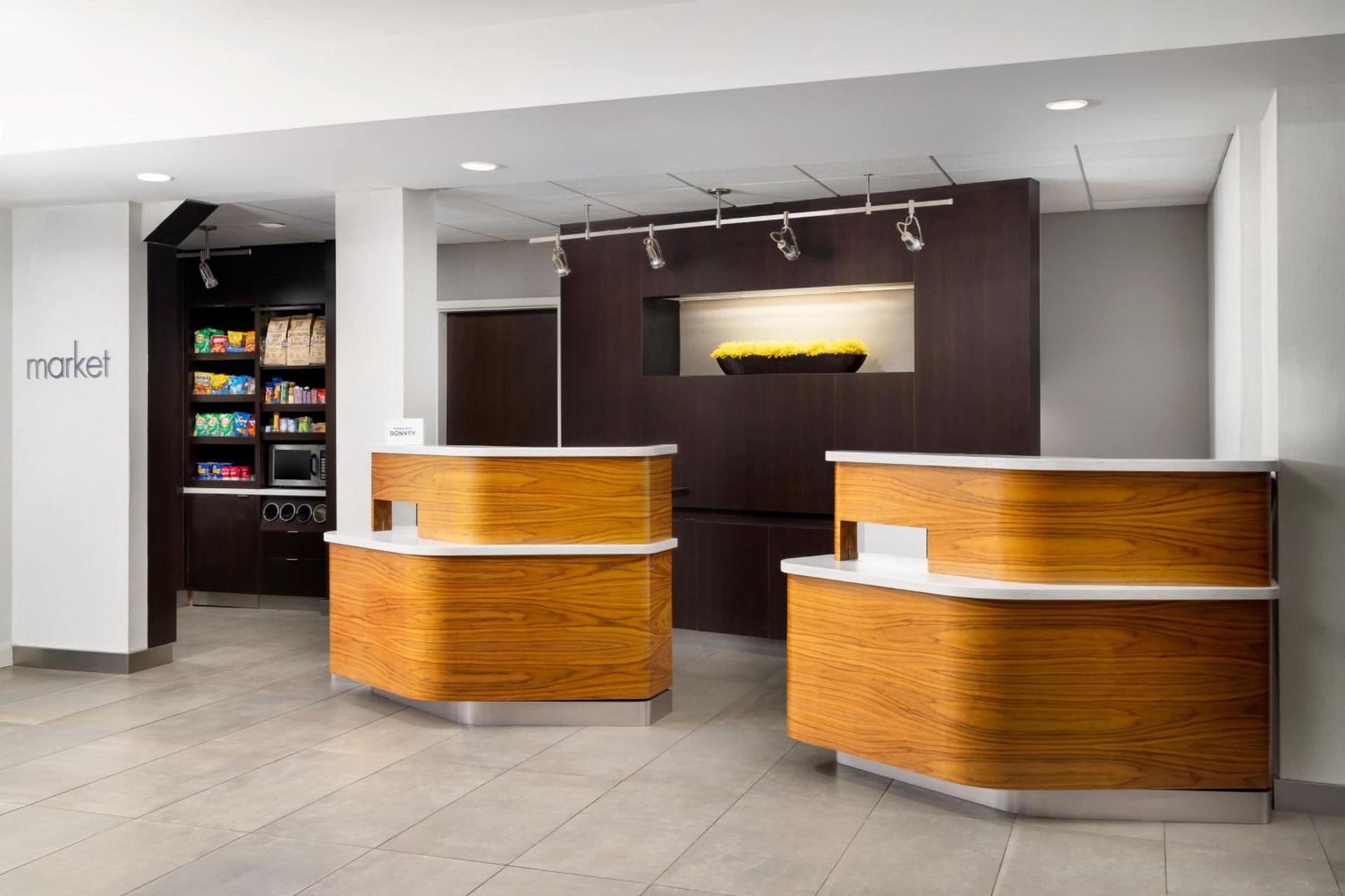 Courtyard by Marriott Concord photo 2