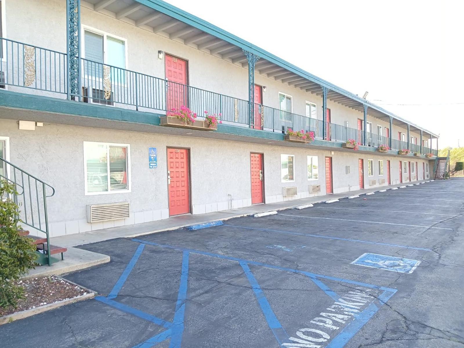 Pomona Inn photo 1