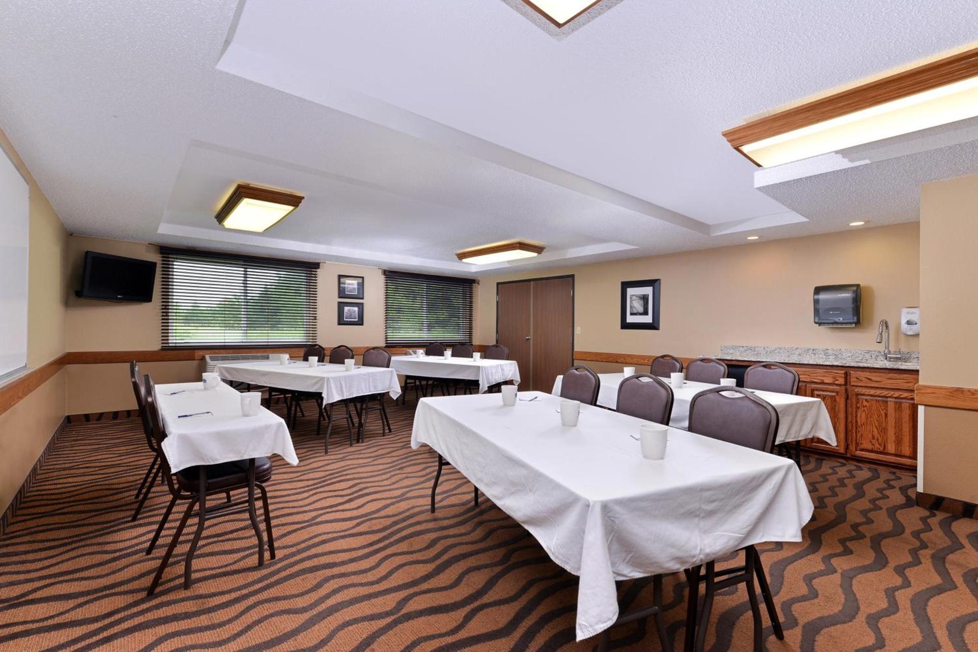 AmericInn by Wyndham St Cloud MN I-94 photo 33