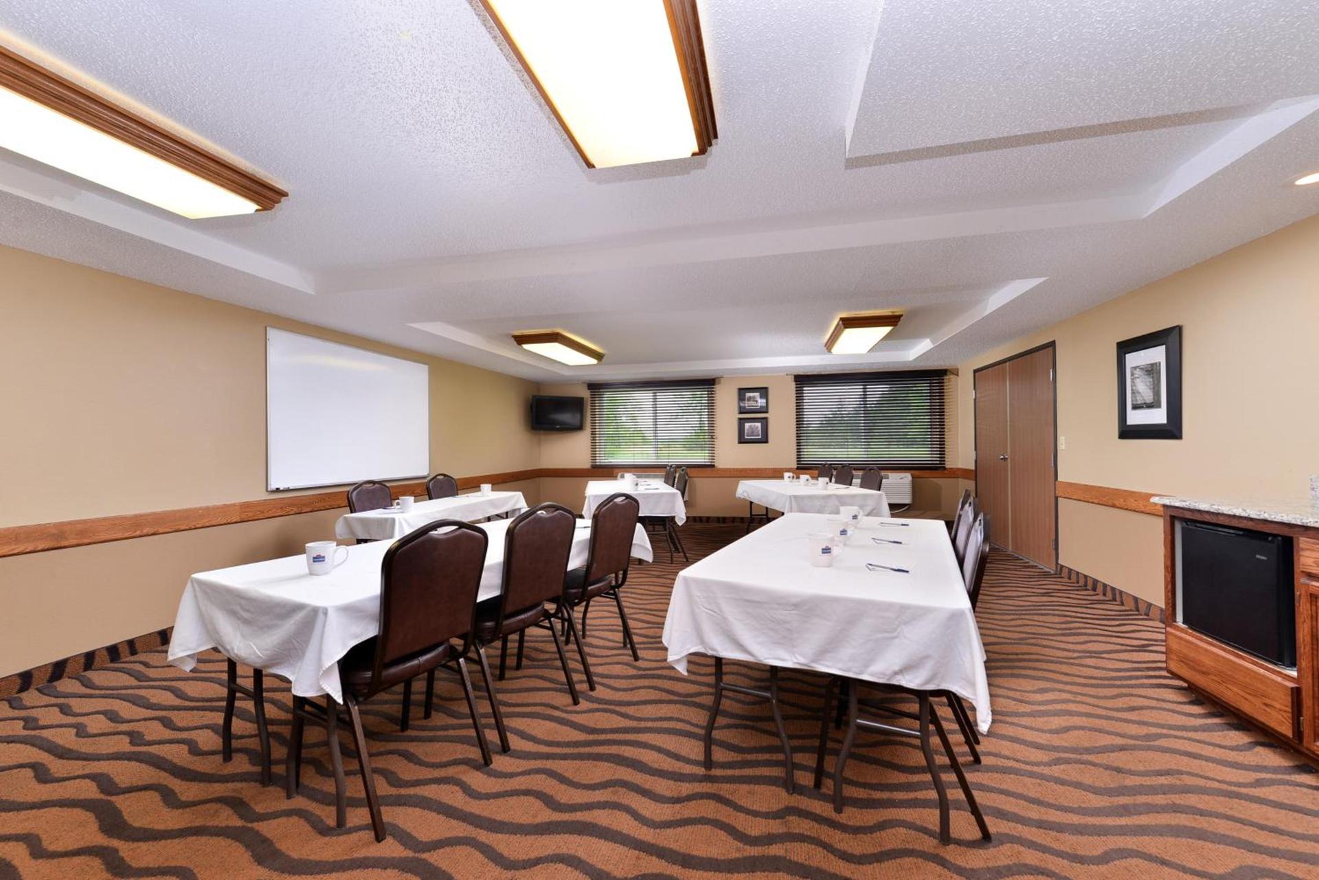 AmericInn by Wyndham St Cloud MN I-94 photo 32