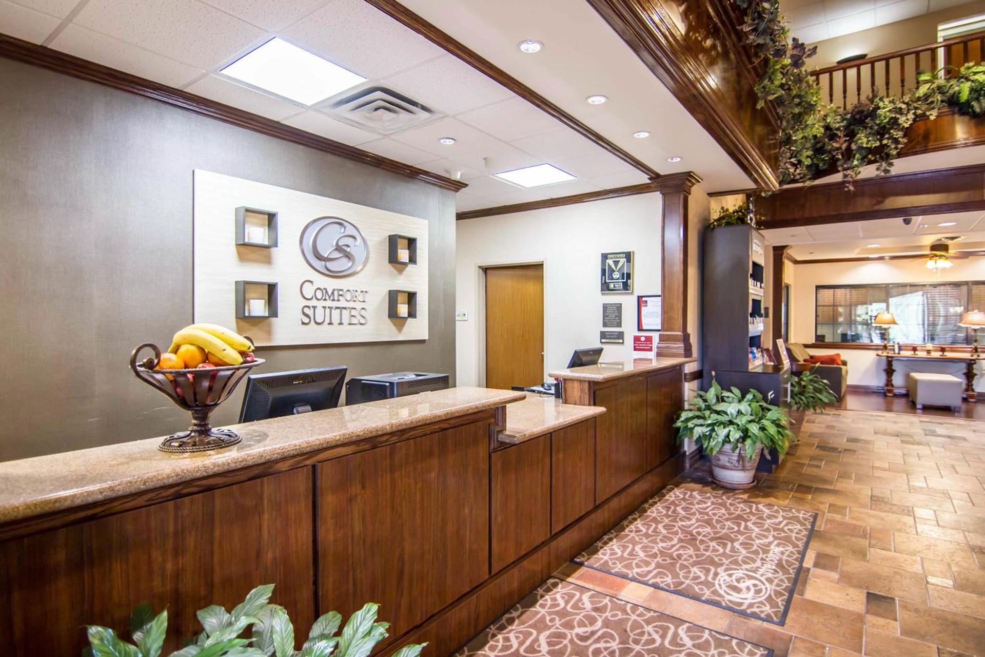 Comfort Suites Marshall photo 6