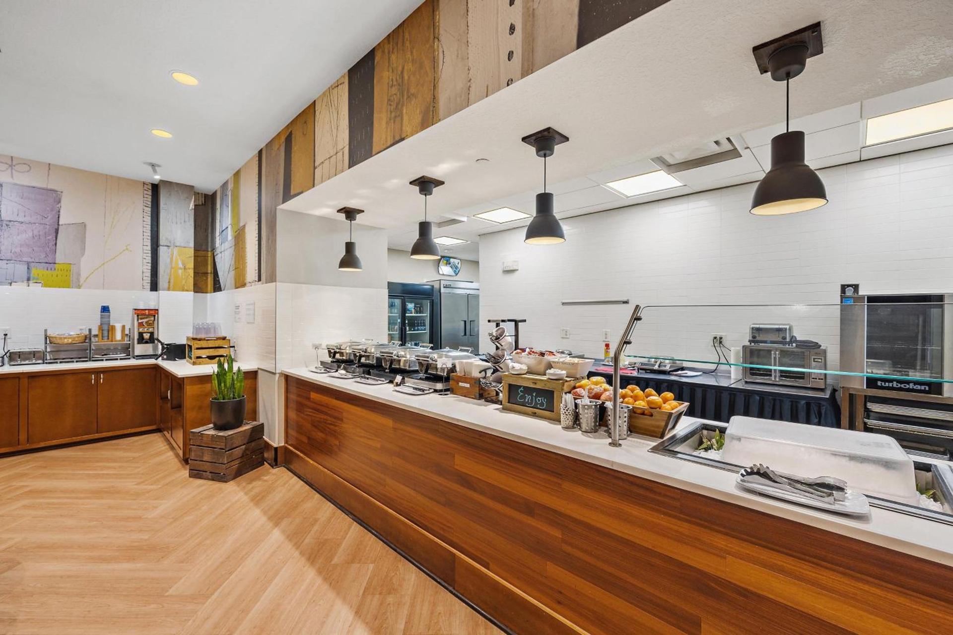 Four Points by Sheraton Jacksonville Baymeadows photo 10
