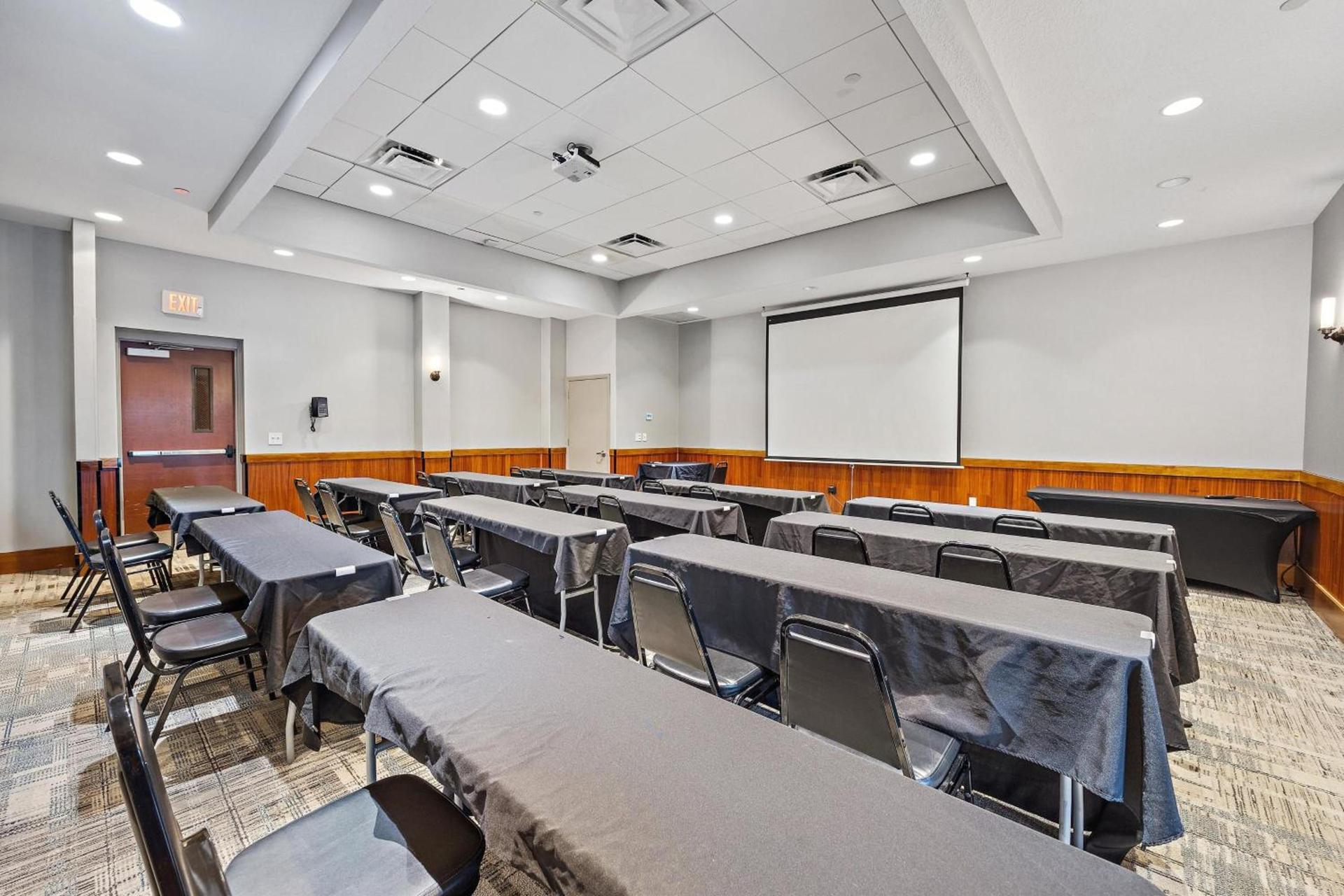 Four Points by Sheraton Jacksonville Baymeadows photo 21