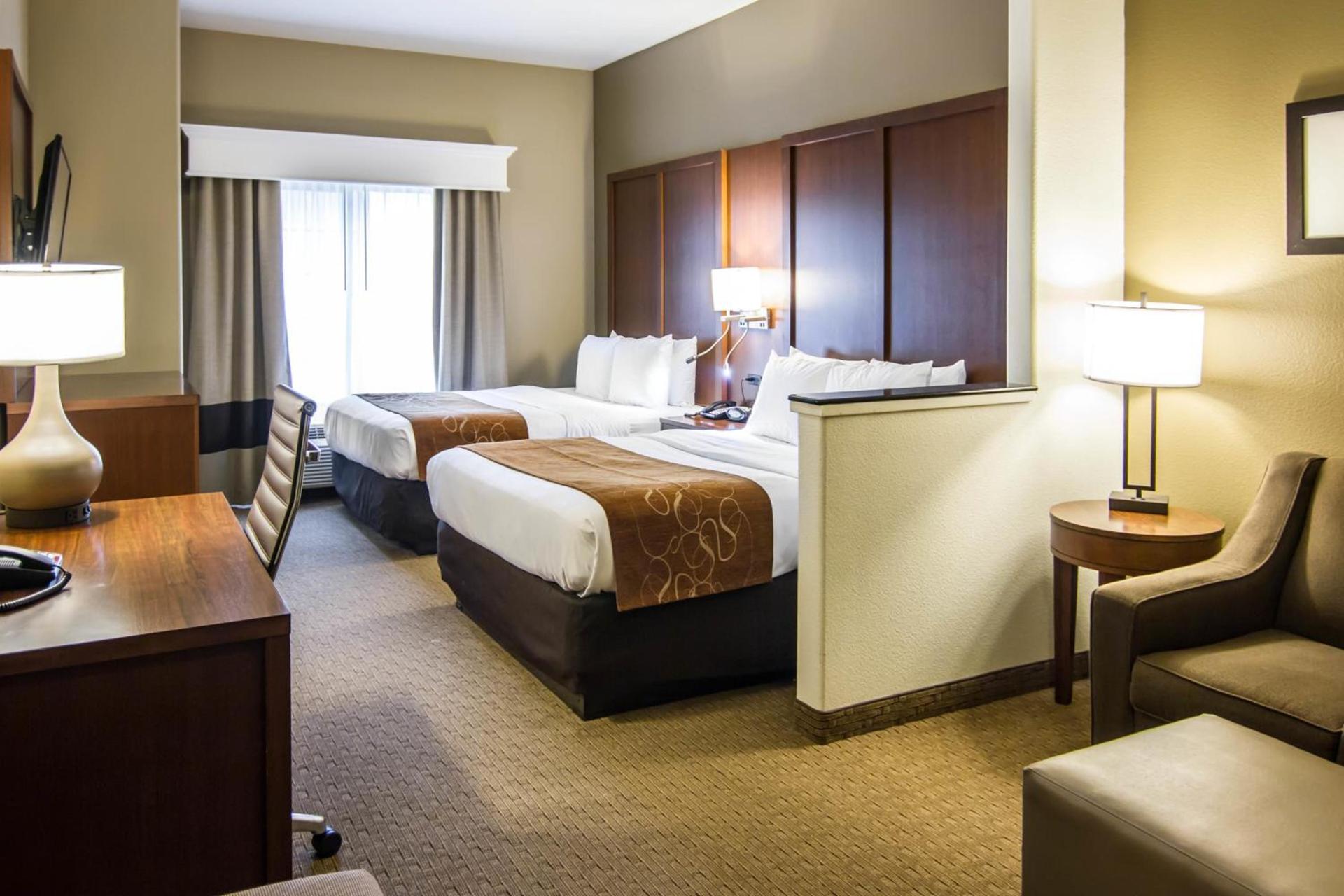 Comfort Suites Marshall photo 19