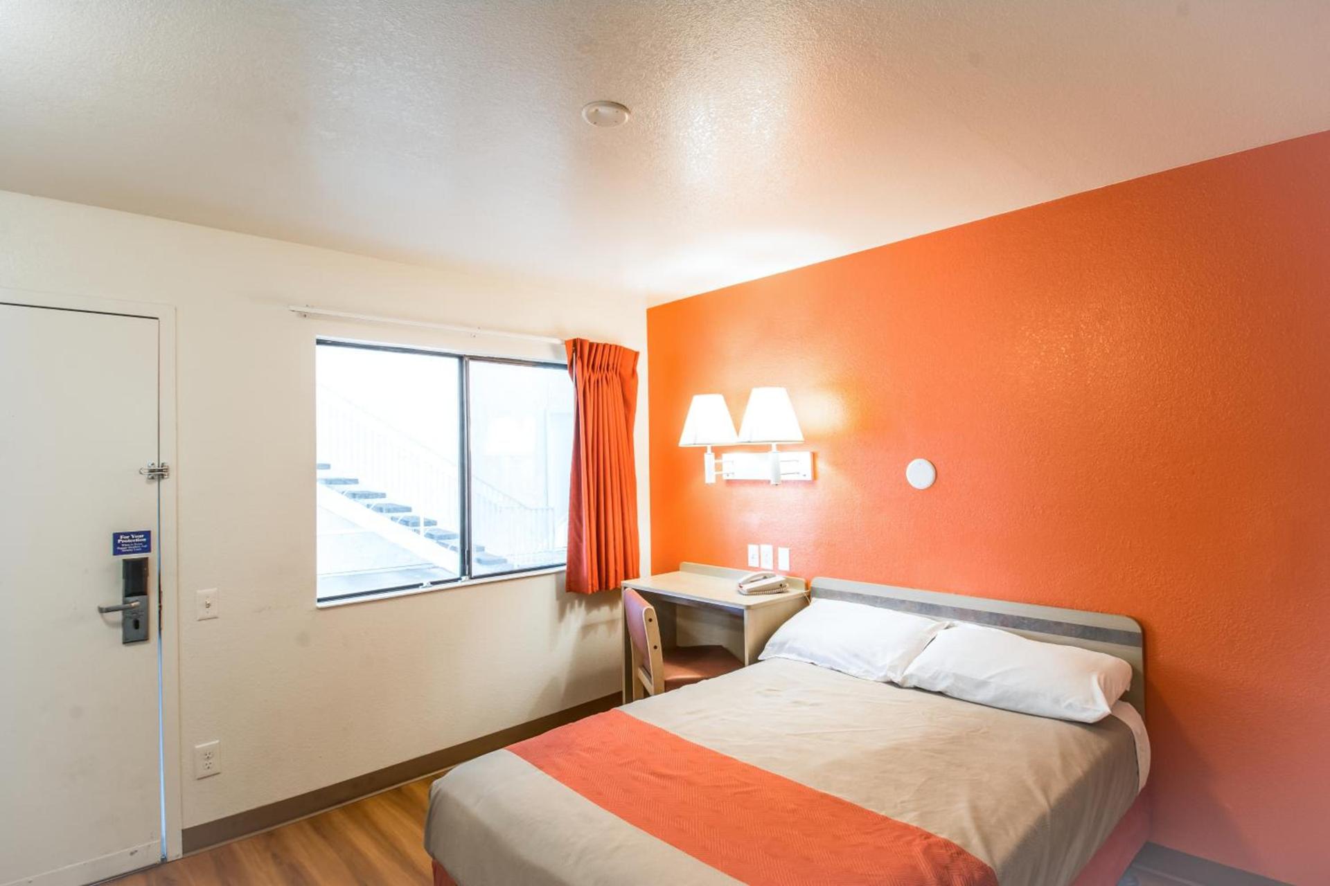 Motel 6-Redding, CA - North photo 8