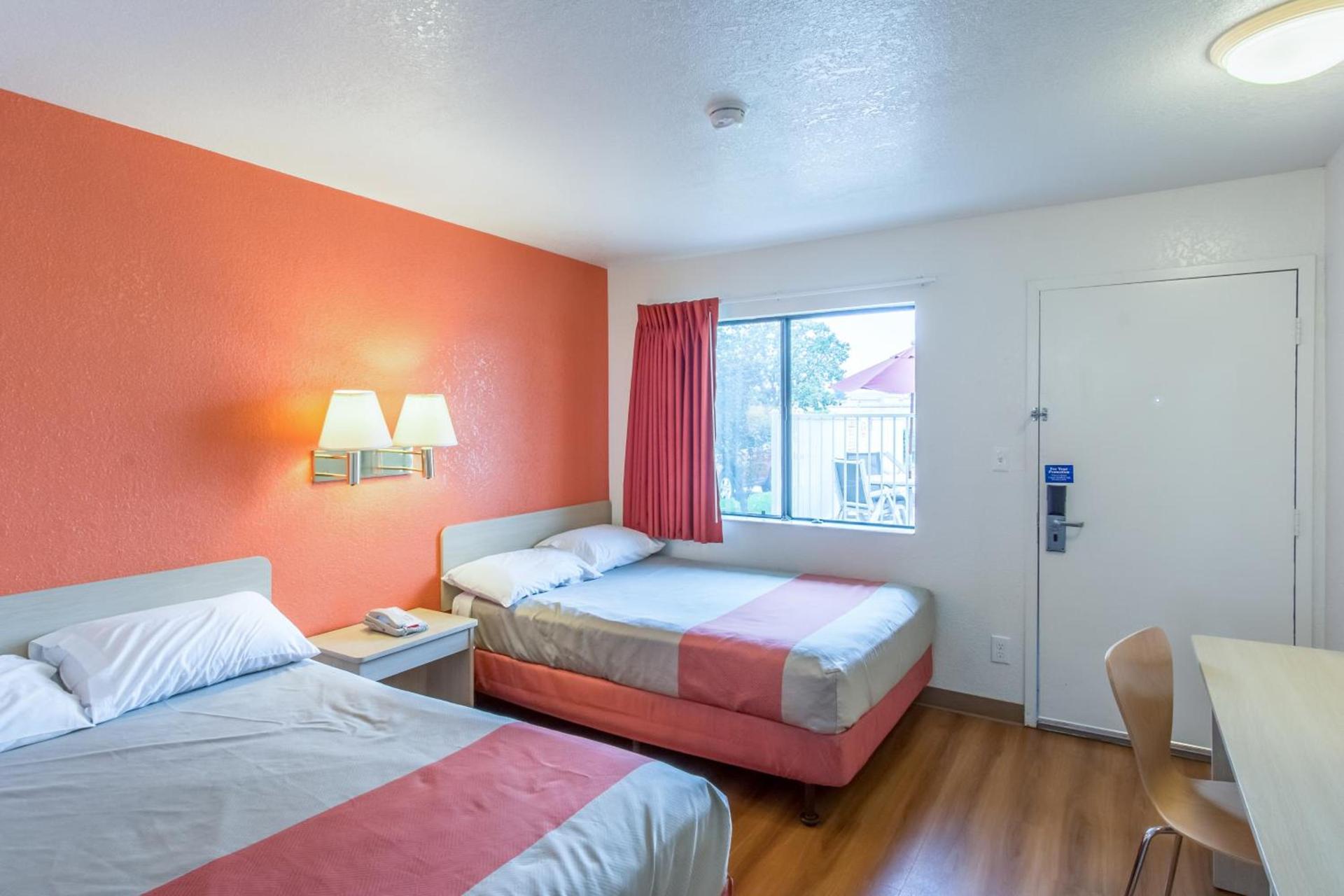 Motel 6-Redding, CA - North photo 5