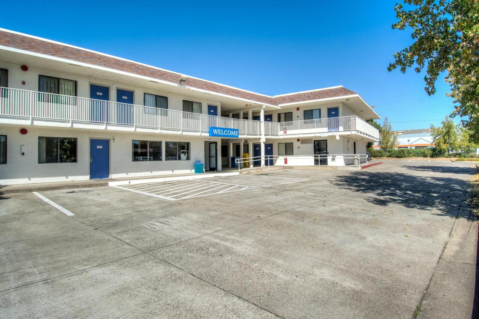 Motel 6-Redding, CA - North photo 12