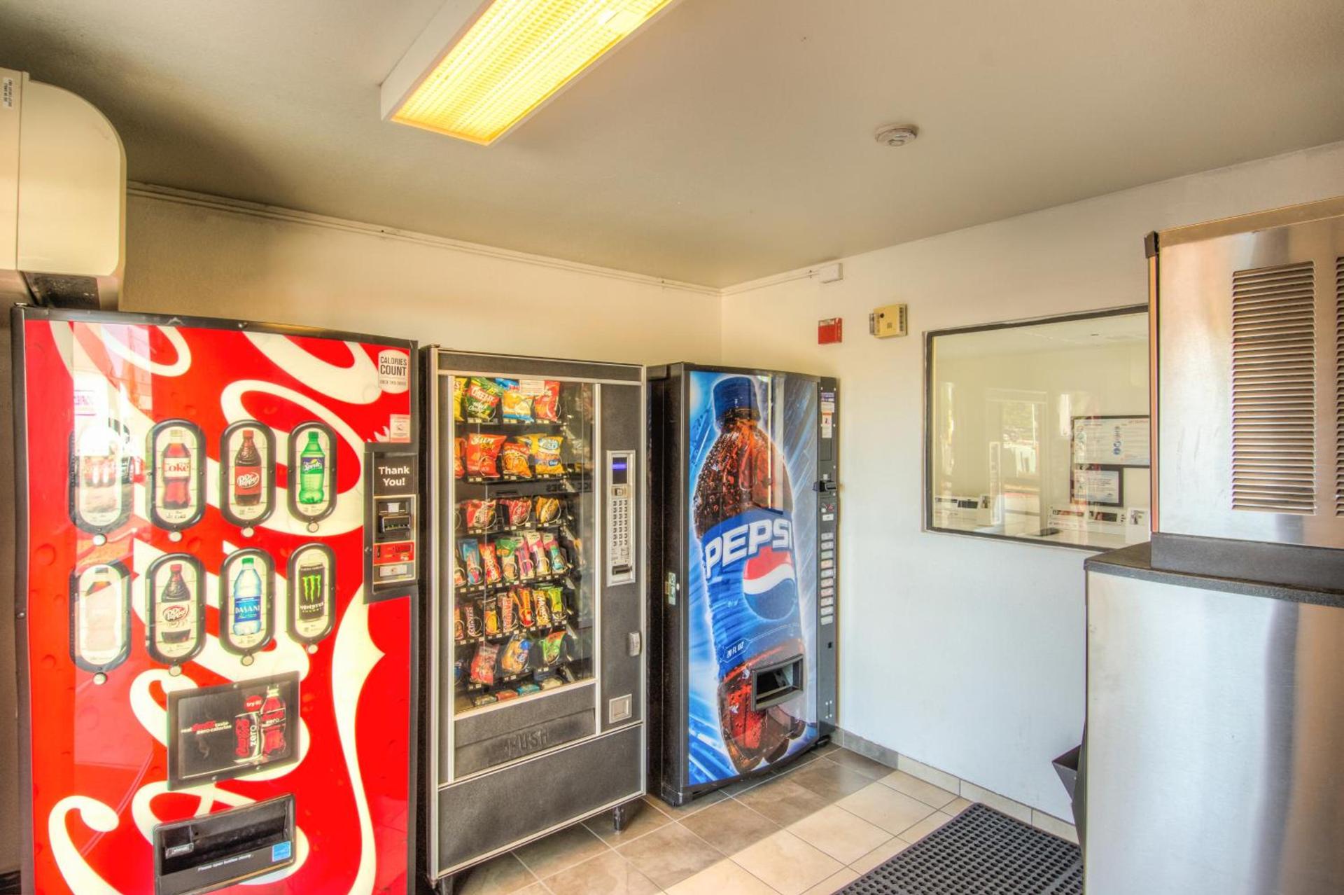 Motel 6-Redding, CA - North photo 27
