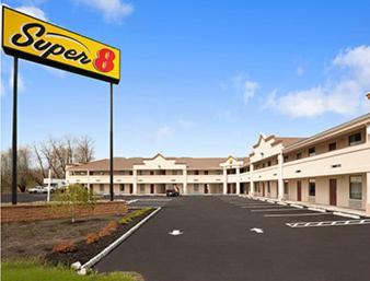 Super 8 by Wyndham Rahway/Newark photo 2