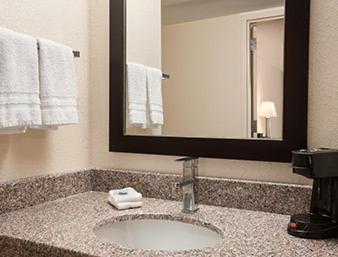 Super 8 by Wyndham Rahway/Newark photo 16