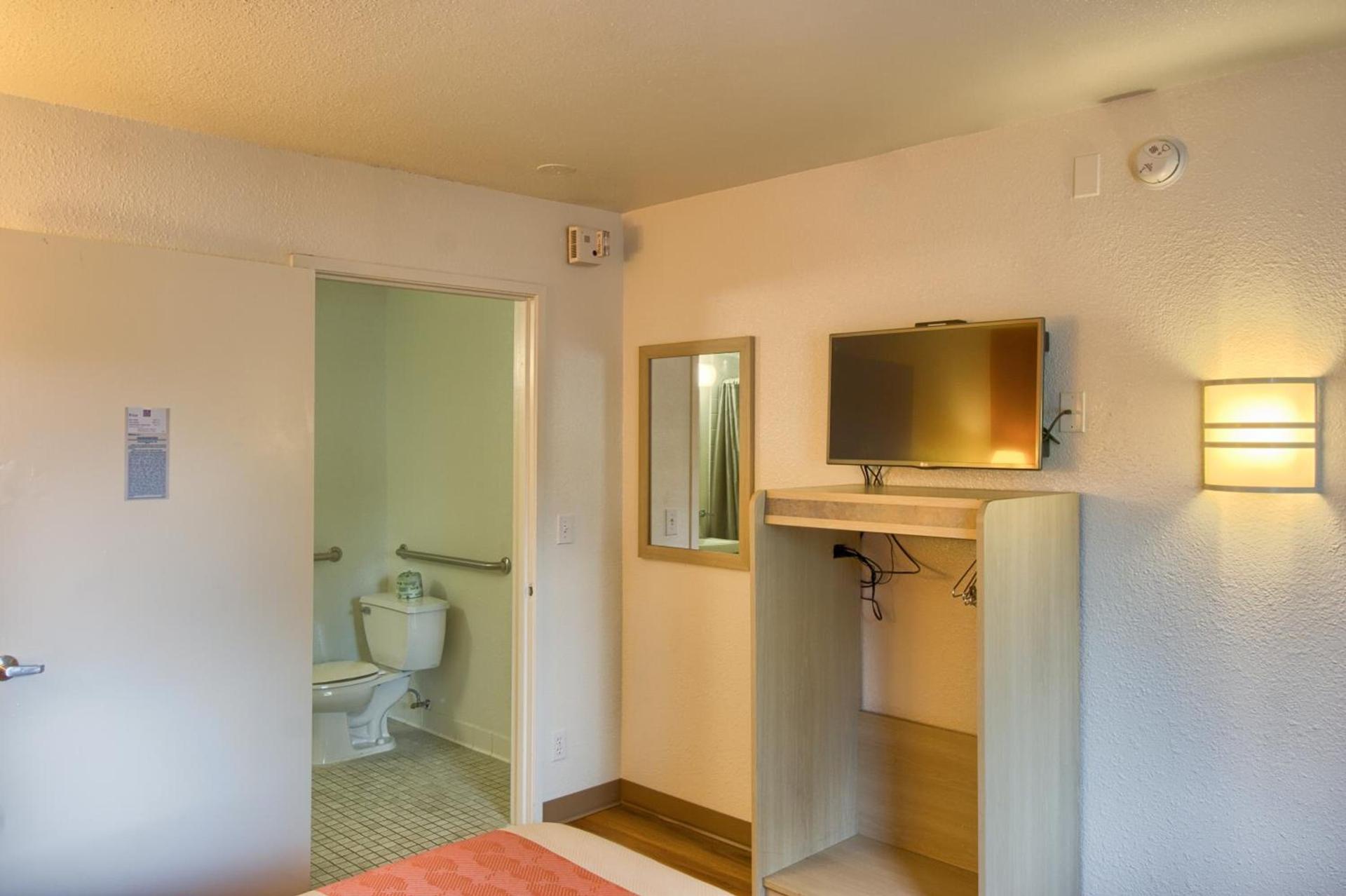 Motel 6-Everett, WA - North photo 14