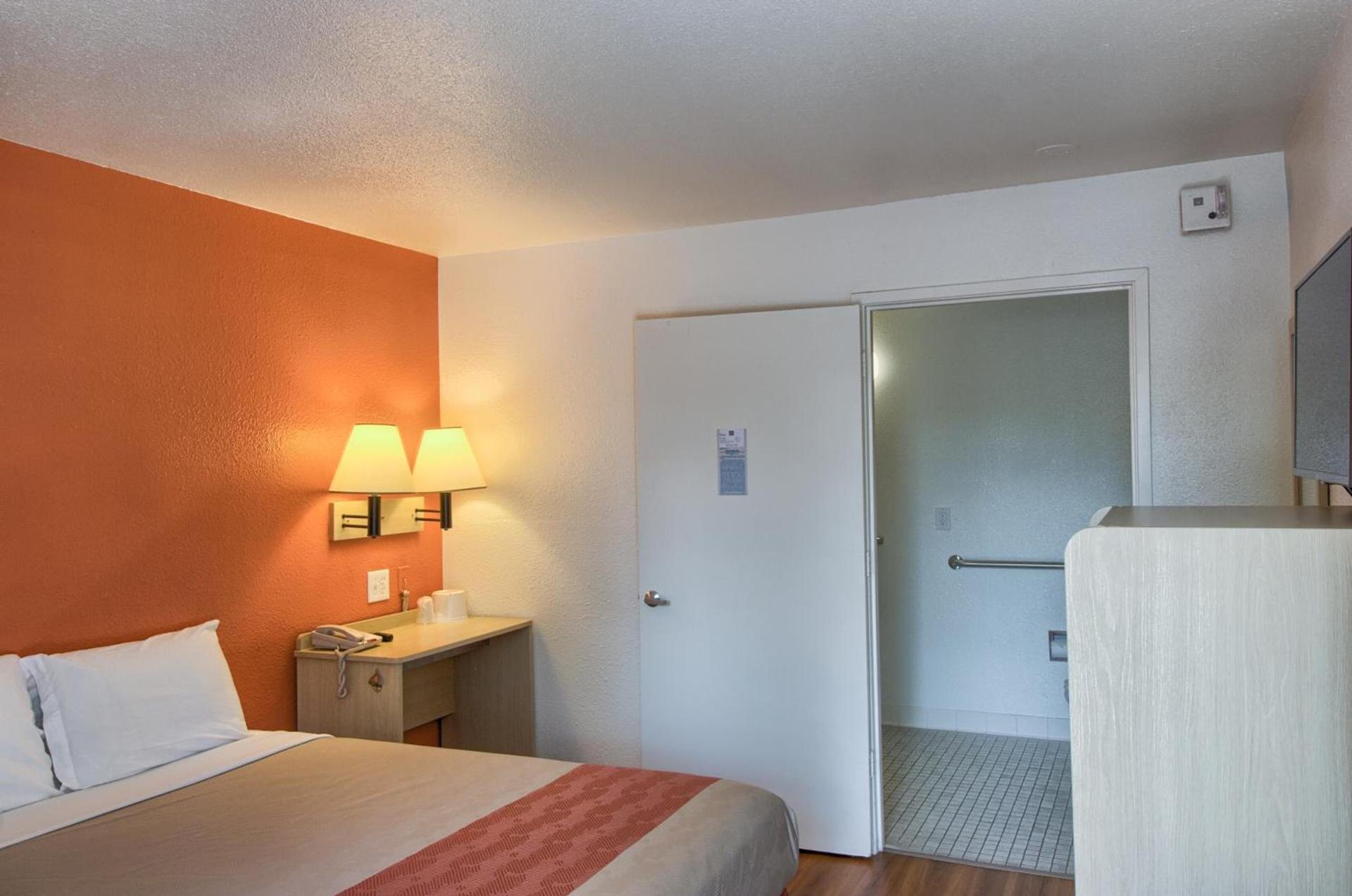 Motel 6-Everett, WA - North photo 17