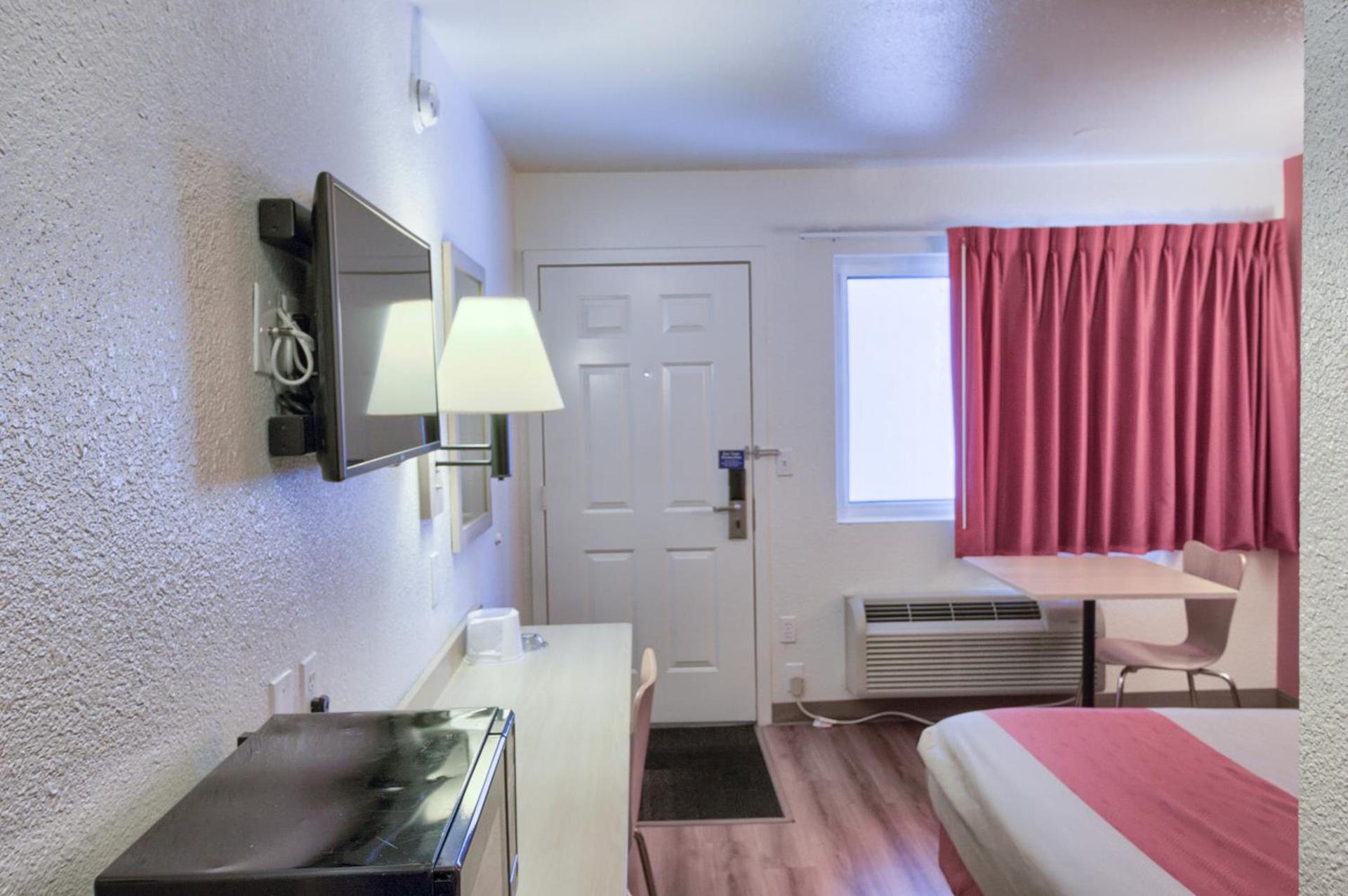 Motel 6-Everett, WA - North photo 25