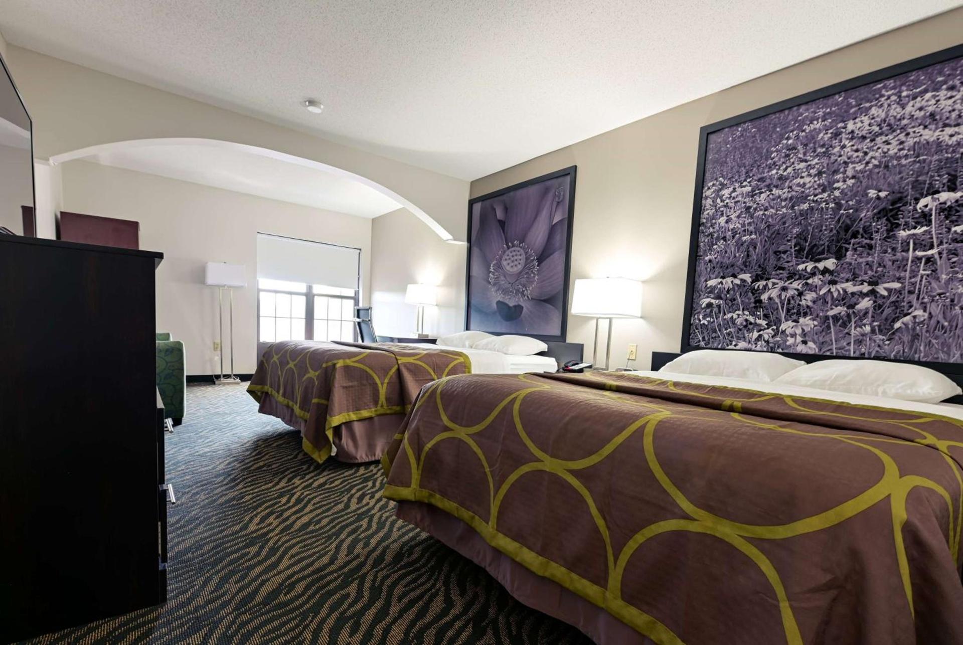 Super 8 by Wyndham High Point/Greensboro photo 6