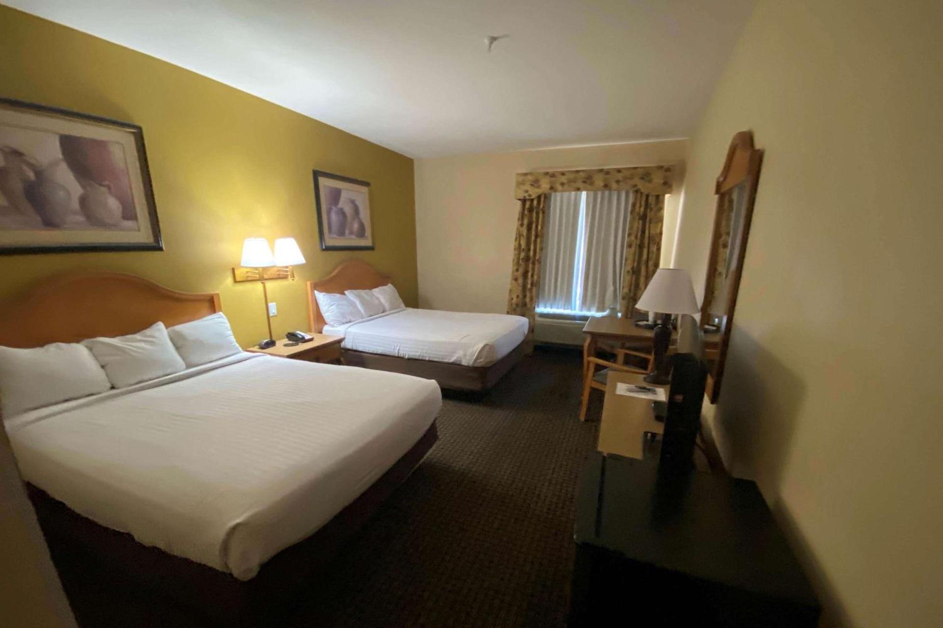 Tombstone Grand Hotel, a Baymont by Wyndham photo 3