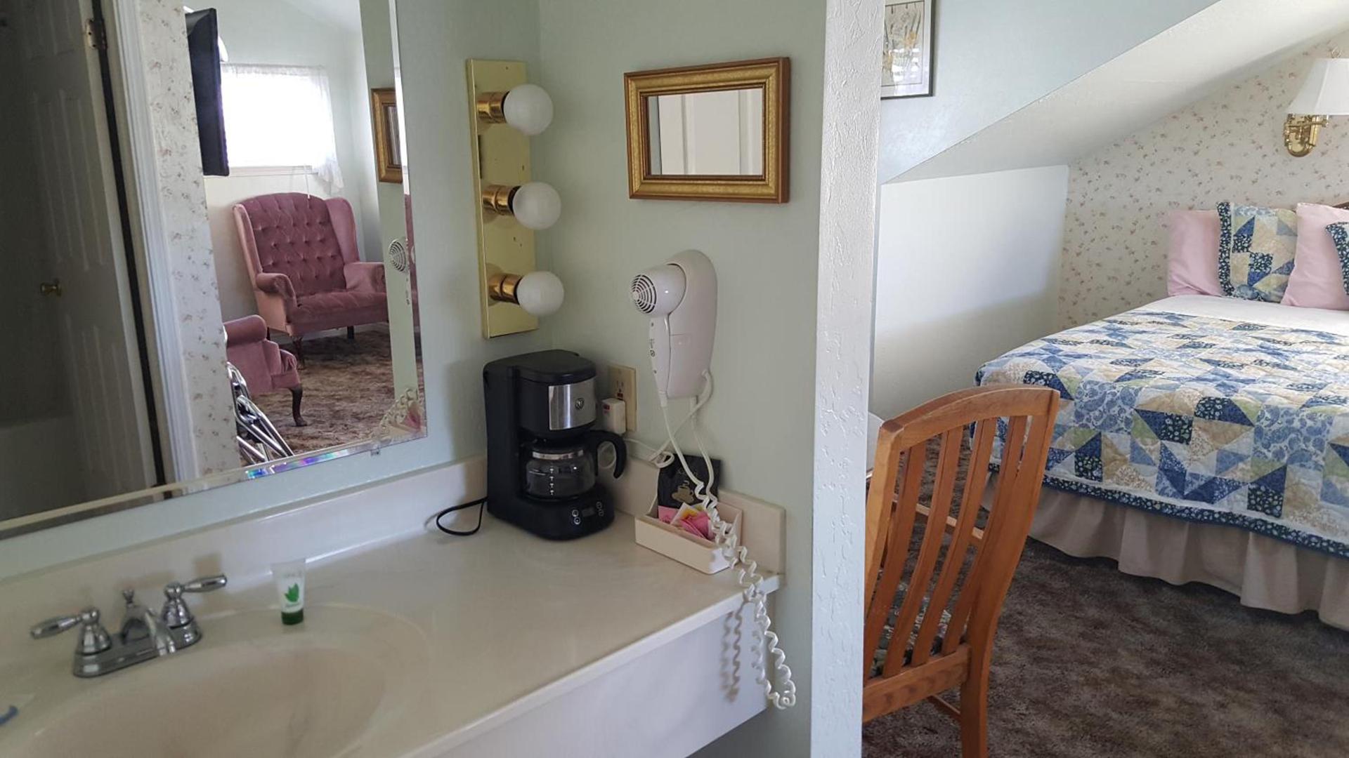 Canyon Country Inn photo 13