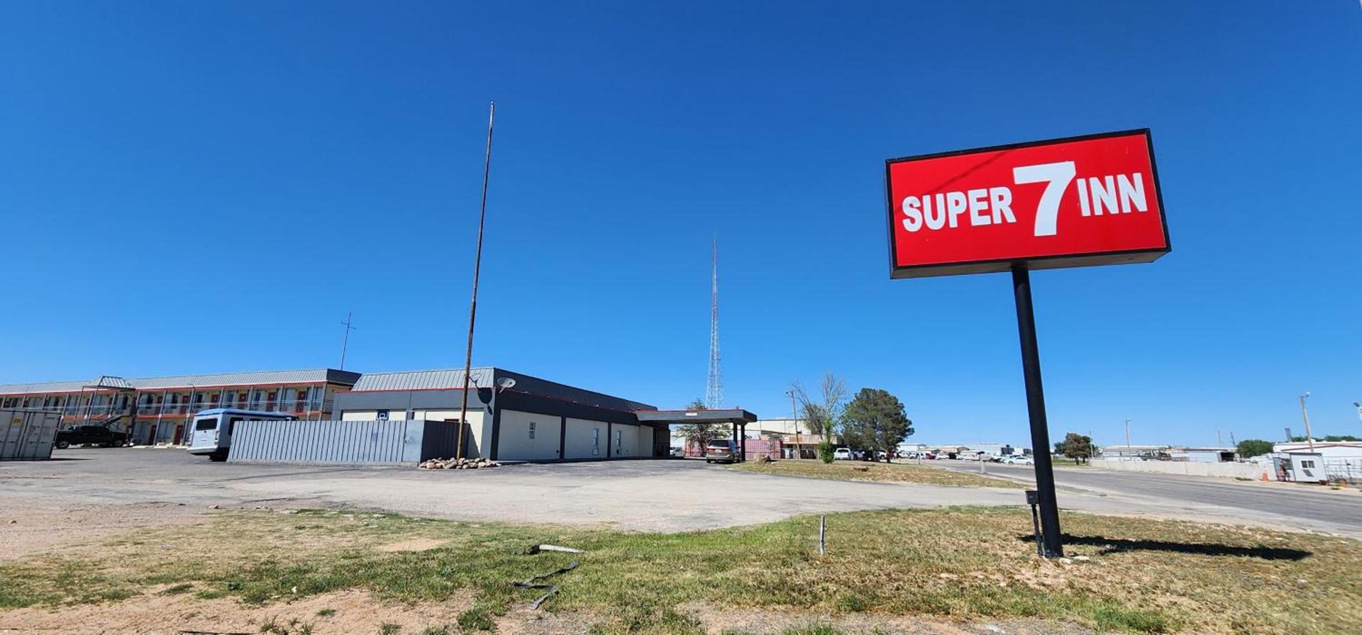 Super 7 Inn photo 1