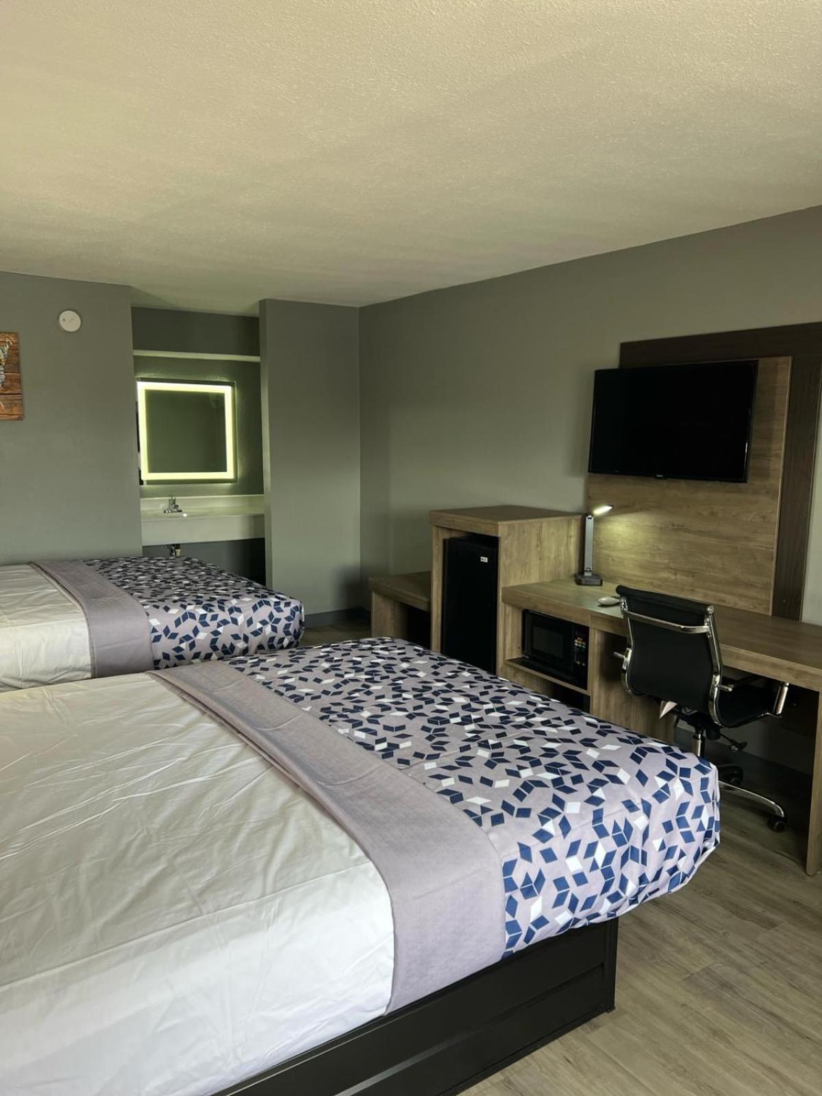 Econo lodge Kennett photo 3