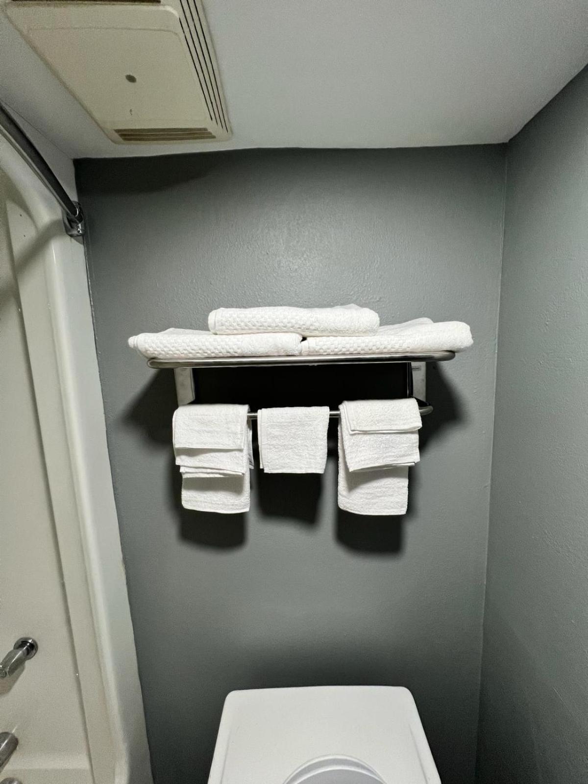 Econo lodge Kennett photo 6