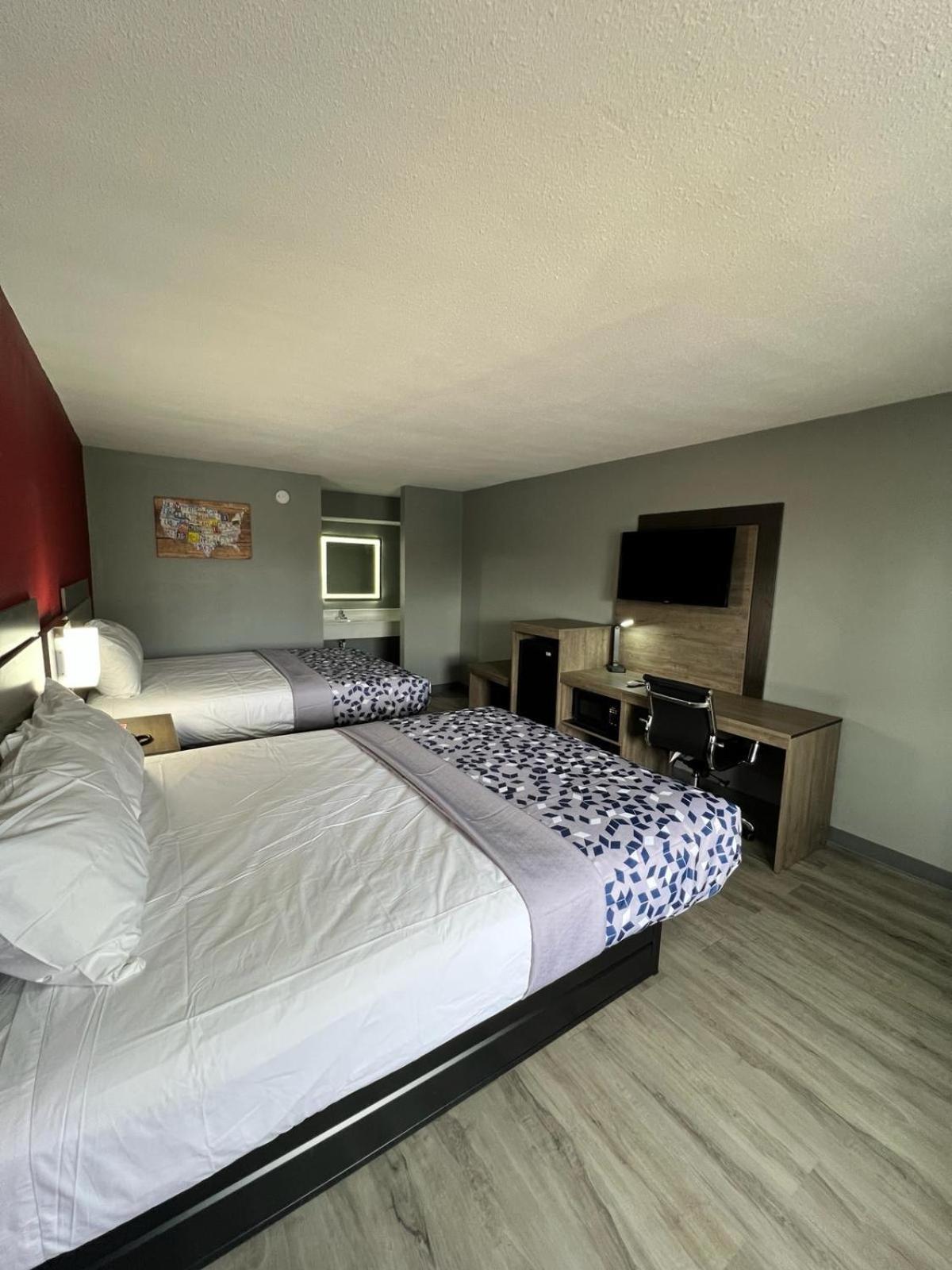Econo lodge Kennett photo 8