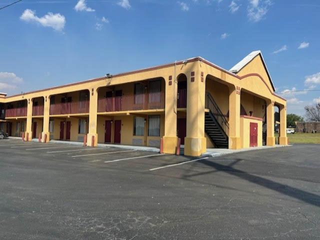 Motel 6 Forsyth, GA Tift College photo 29