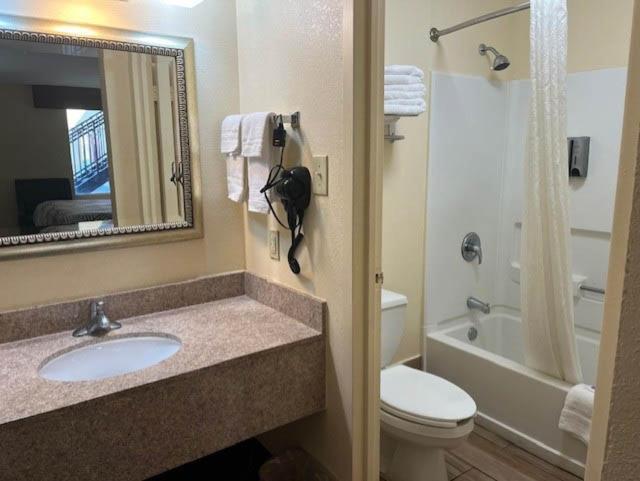 Motel 6 Forsyth, GA Tift College photo 28