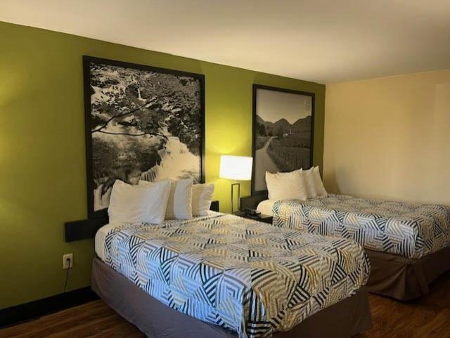 Motel 6 Forsyth, GA Tift College photo 30